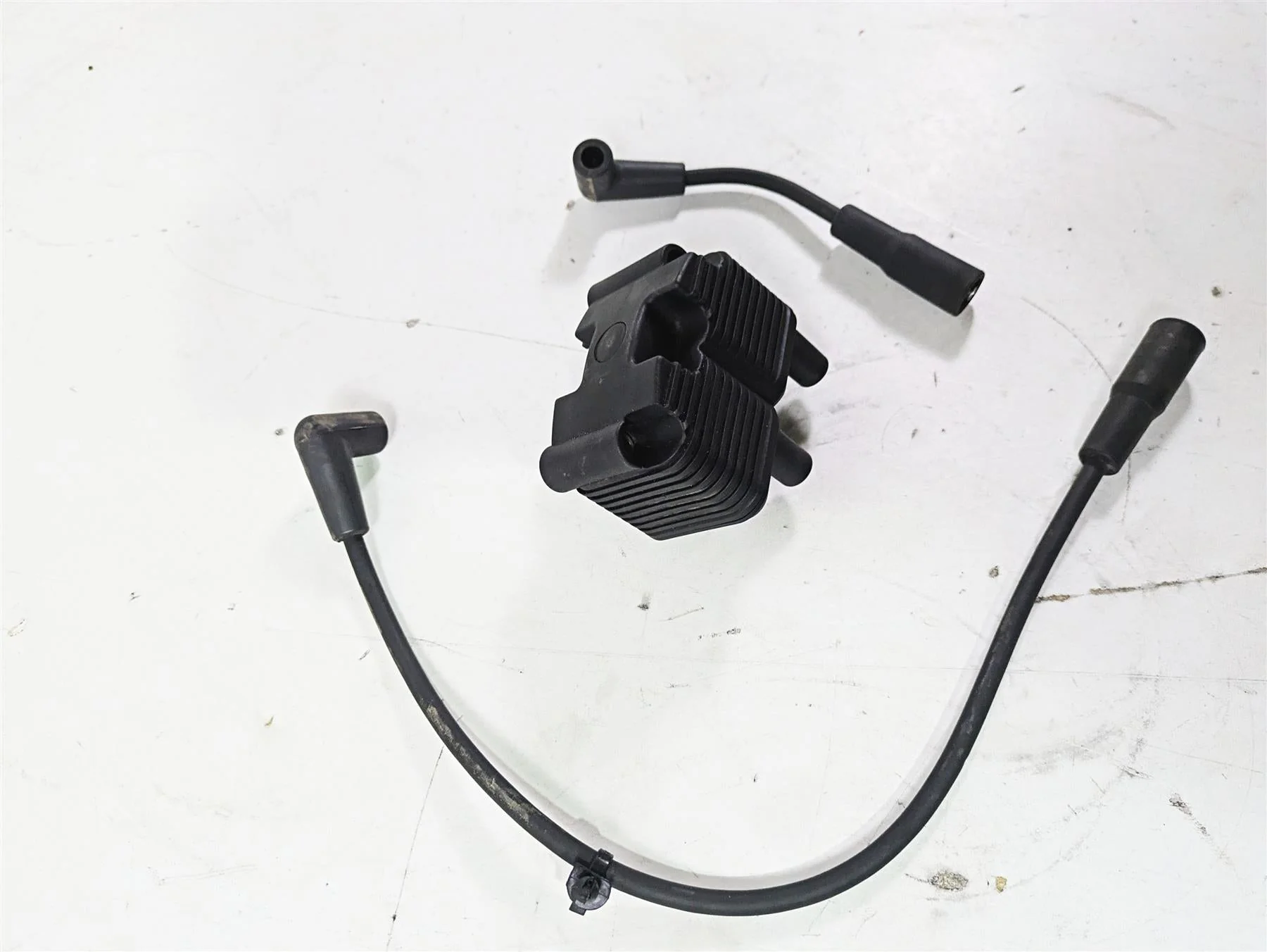 2004 Harley Softail FLSTF Fat Boy Ignition Coil + Wires & Plugs Set 31655-99 - Image 2
