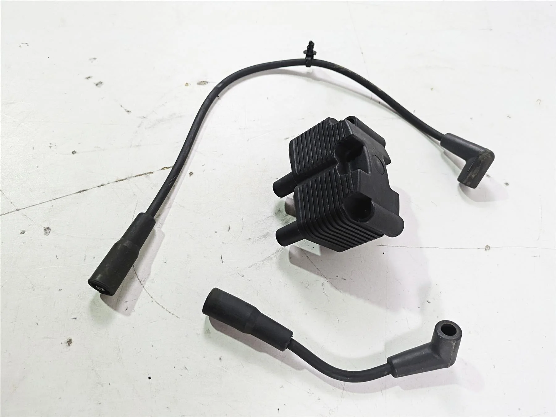 2004 Harley Softail FLSTF Fat Boy Ignition Coil + Wires & Plugs Set 31655-99 - Image 3