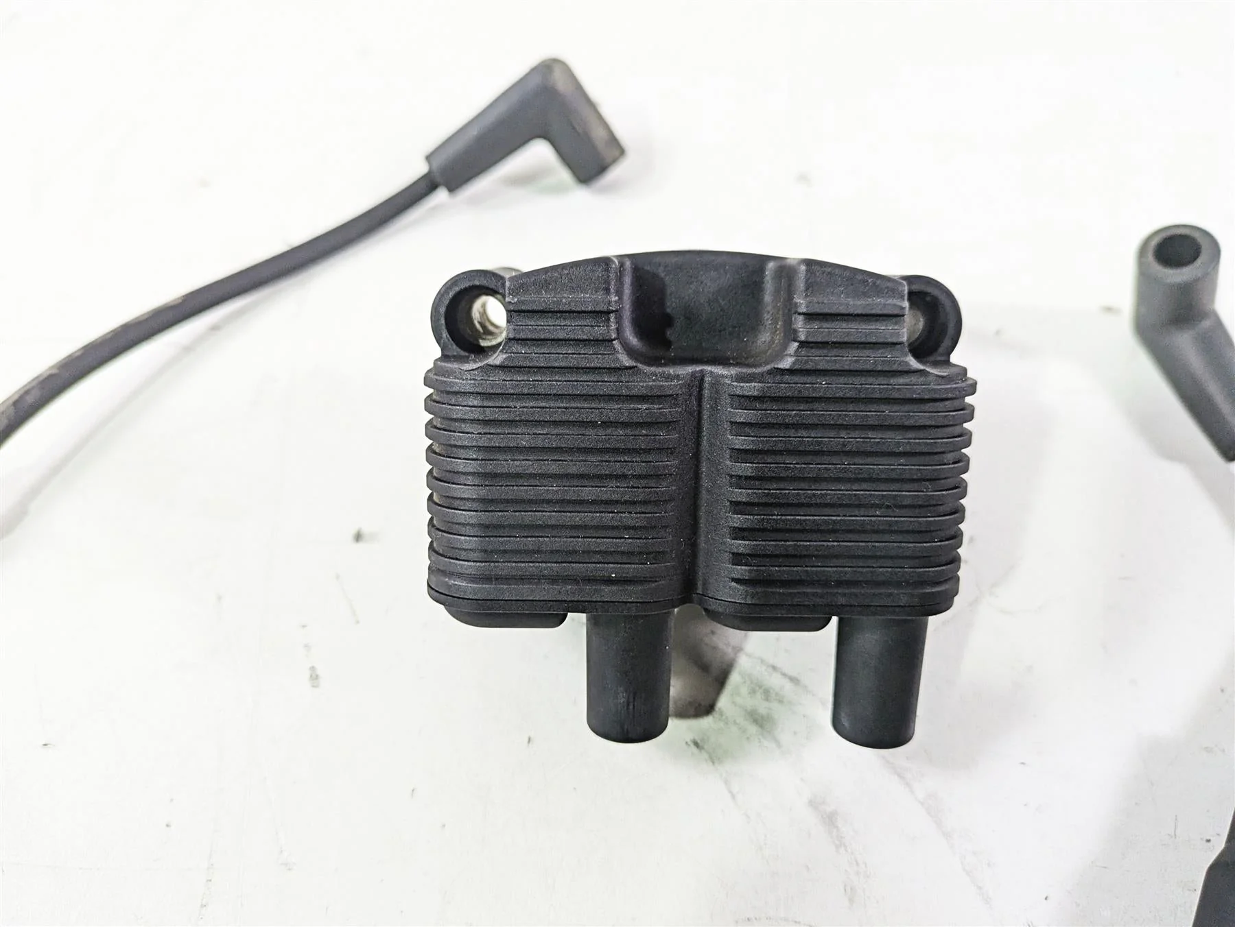 2004 Harley Softail FLSTF Fat Boy Ignition Coil + Wires & Plugs Set 31655-99 - Image 5