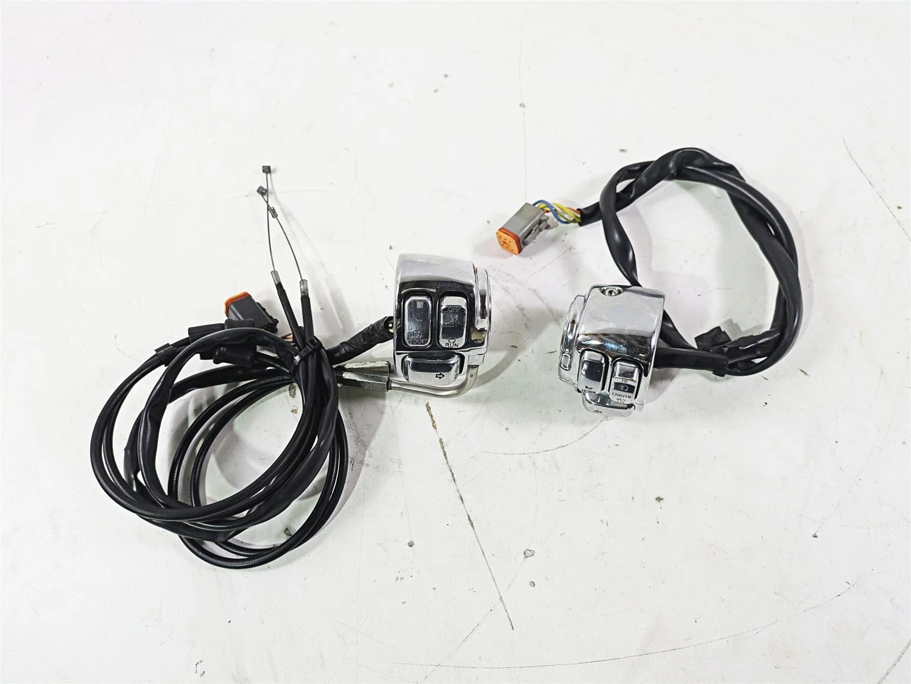2004 Harley Softail FLSTF Fat Boy Nice Chrome Hand Control Switch Set 71682-06 - Image 3
