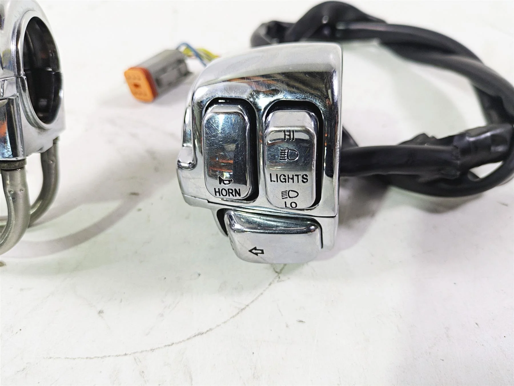 2004 Harley Softail FLSTF Fat Boy Nice Chrome Hand Control Switch Set 71682-06 - Image 4