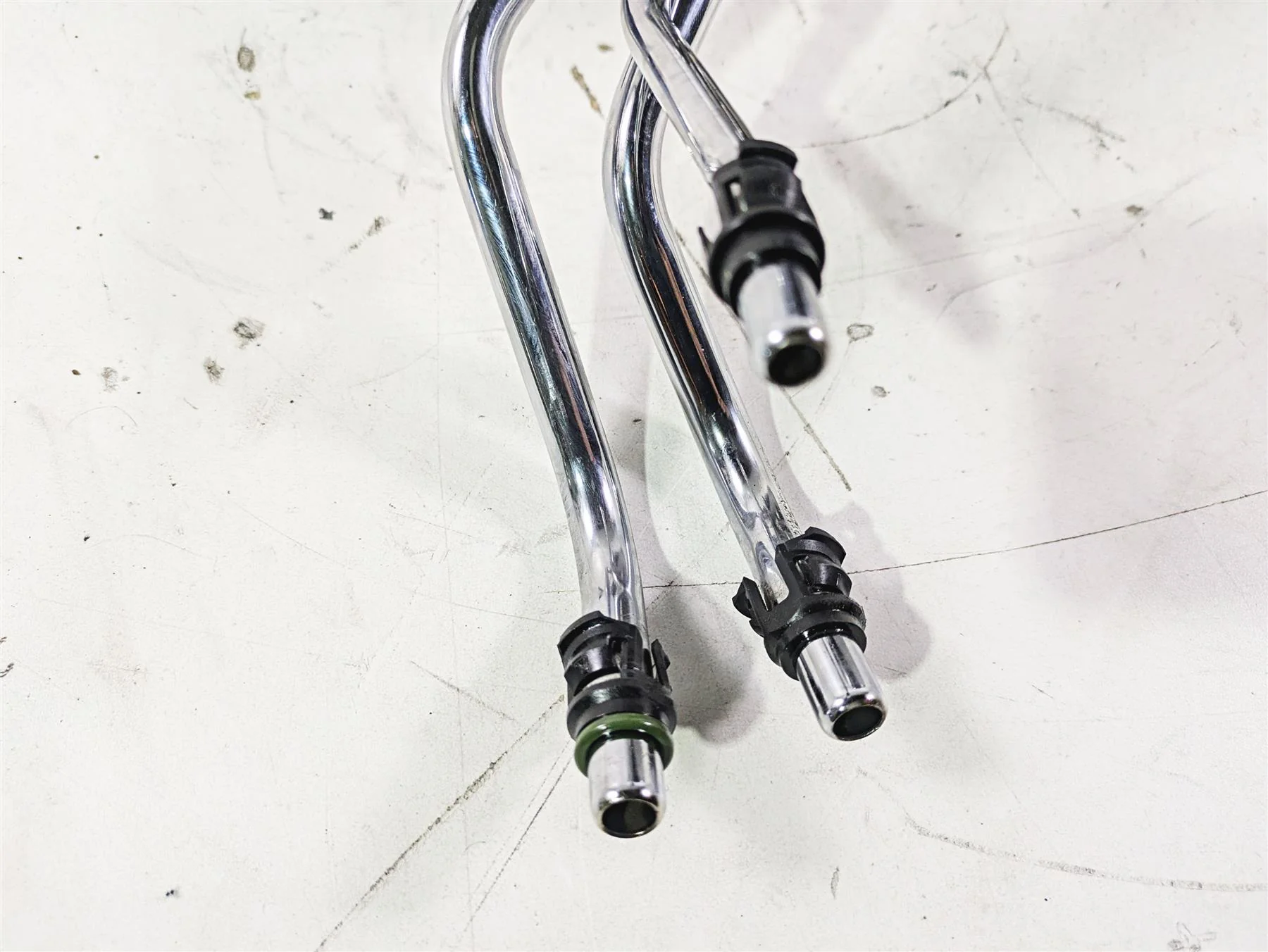 2004 Harley Softail FLSTF Fat Boy Oil Tank Reservoir & Hoses 62498-00A - Image 7
