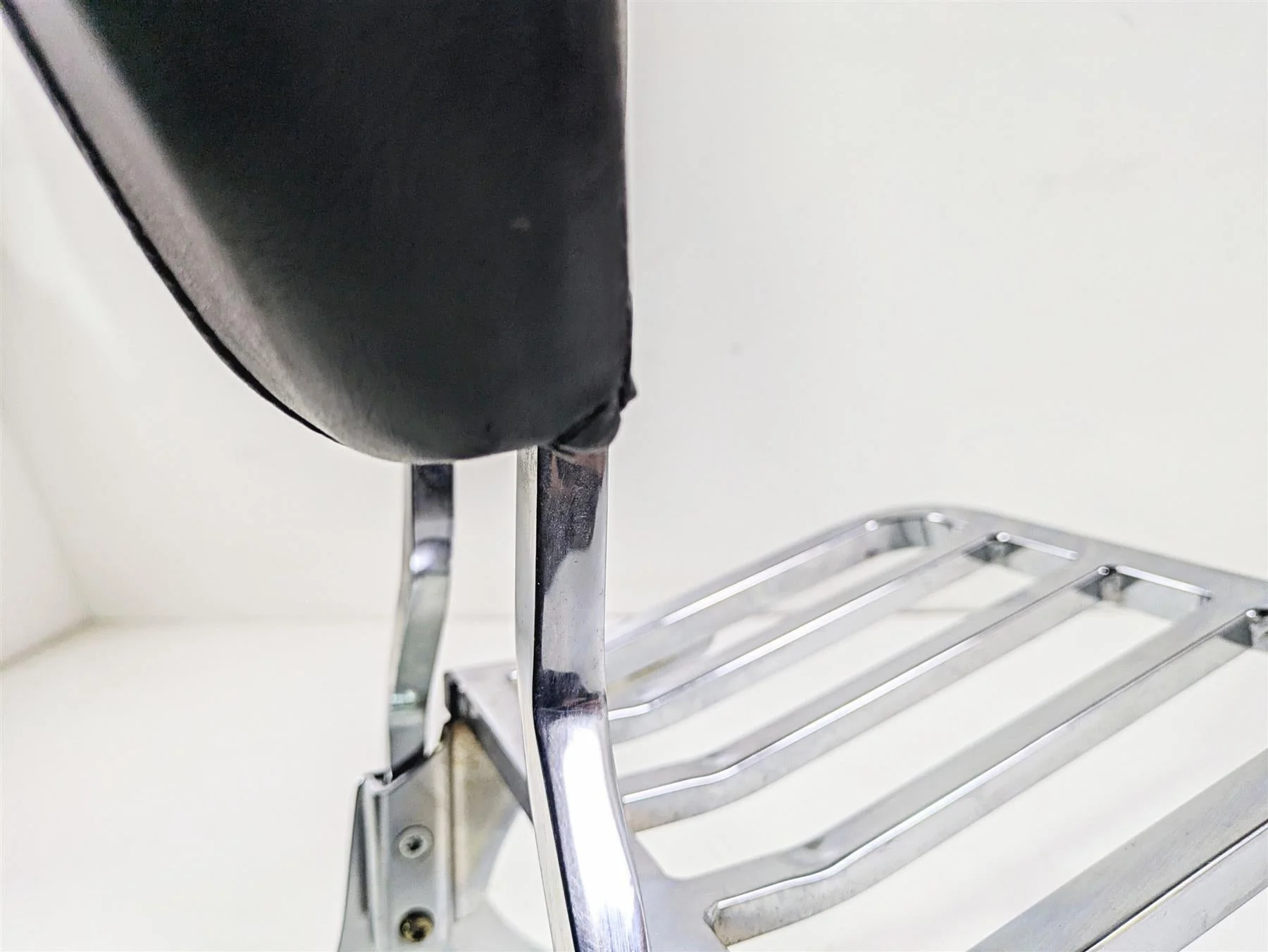 2004 Harley Softail FLSTF Fat Boy Passenger Sissybar Backrest 6 Pack Rack - Image 12