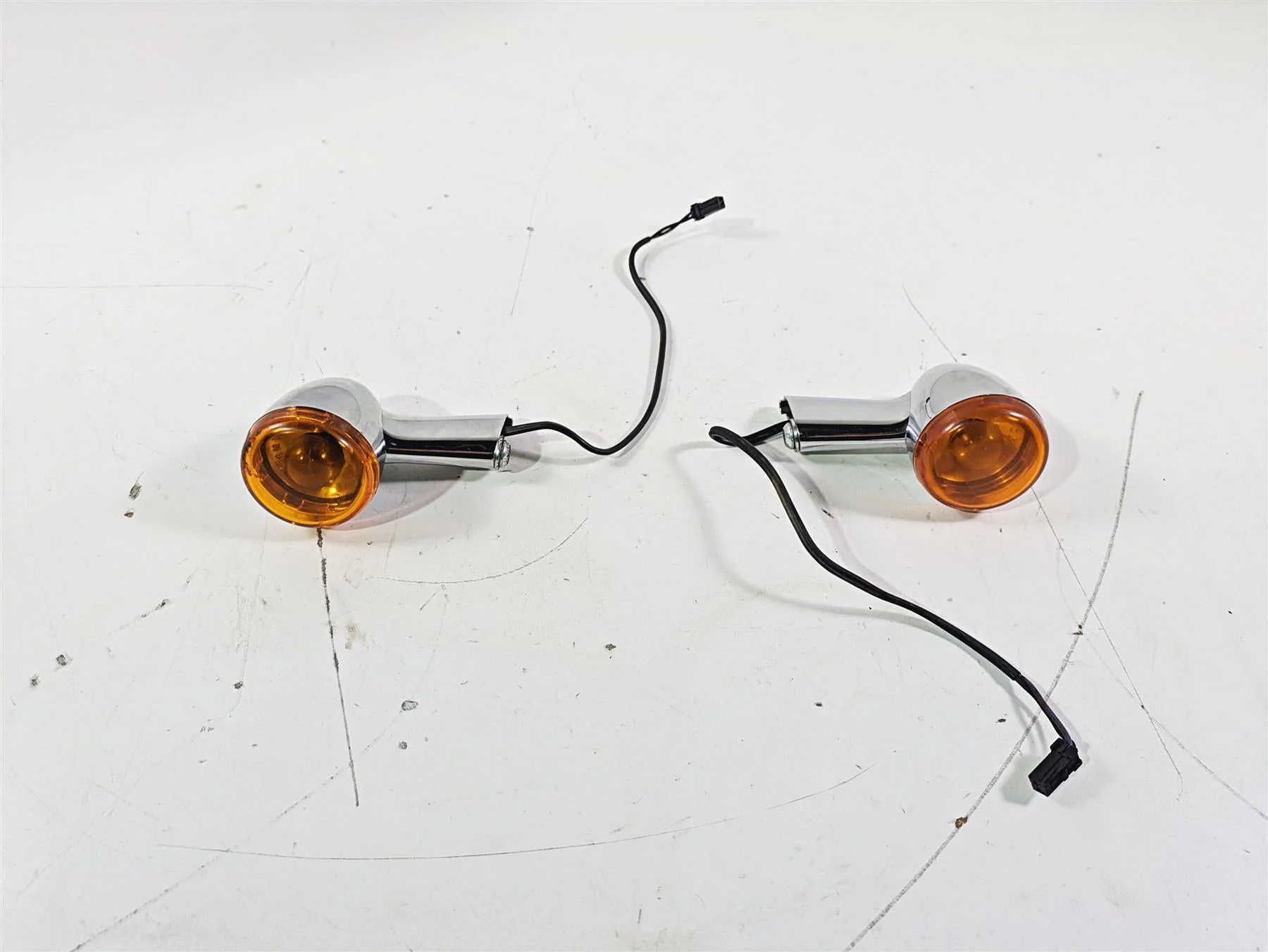 2004 Harley Softail FLSTF Fat Boy Rear Blinker Turn Singnal Set 68977-00