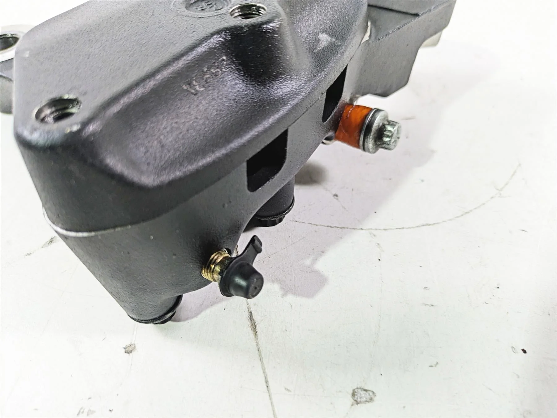 2004 Harley Softail FLSTF Fat Boy Rear Brake Caliper 44016-00D - Image 10