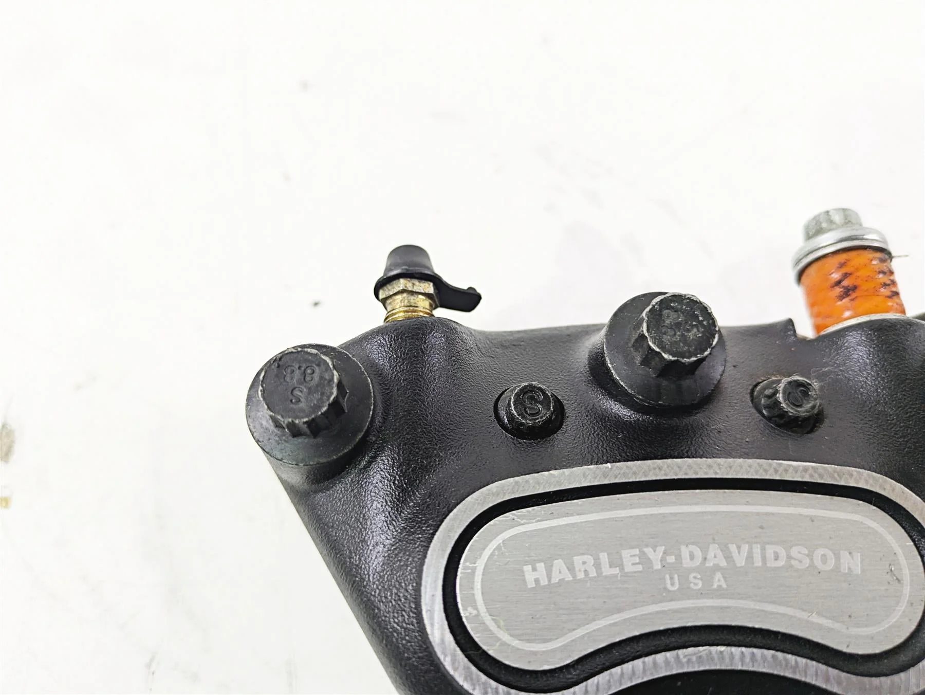 2004 Harley Softail FLSTF Fat Boy Rear Brake Caliper 44016-00D - Image 7