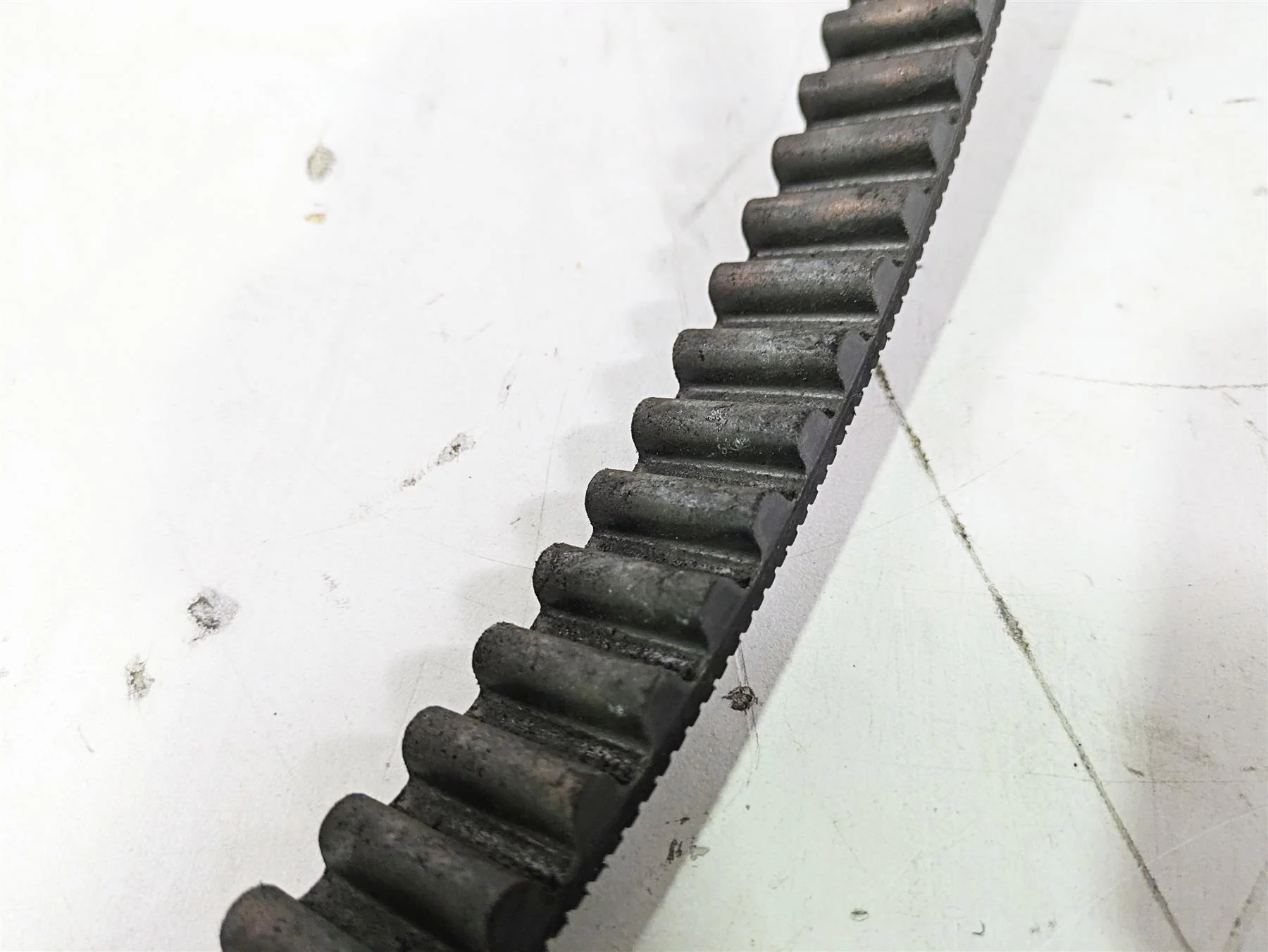 2004 Harley Softail FLSTF Fat Boy Rear Drive Belt 135T 1 1/8" 40307-00B - Image 10