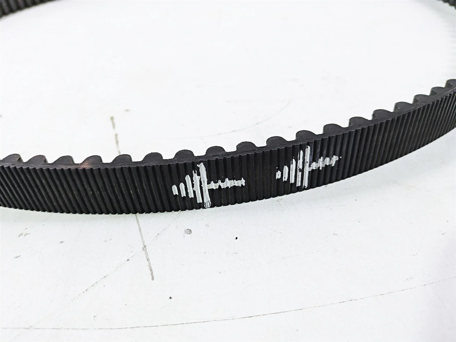 2004 Harley Softail FLSTF Fat Boy Rear Drive Belt 135T 1 1/8" 40307-00B - Image 3