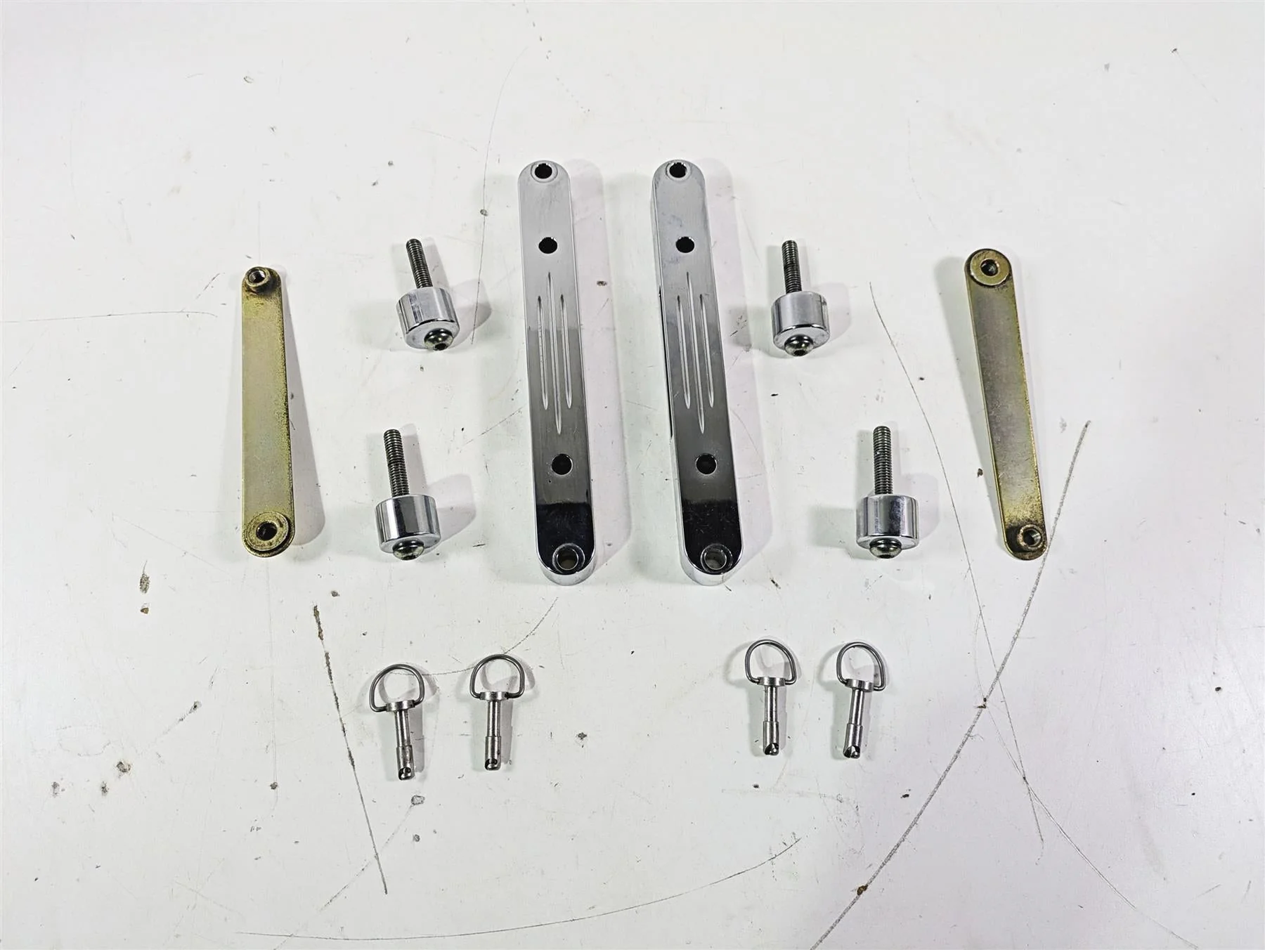 2004 Harley Softail FLSTF Fat Boy Saddlebag Quick Connect Mount Kit - Image 3