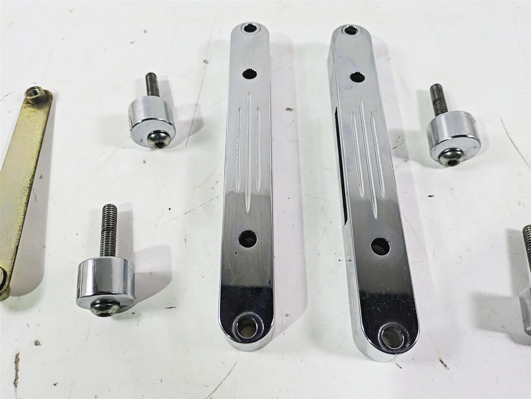 2004 Harley Softail FLSTF Fat Boy Saddlebag Quick Connect Mount Kit - Image 5