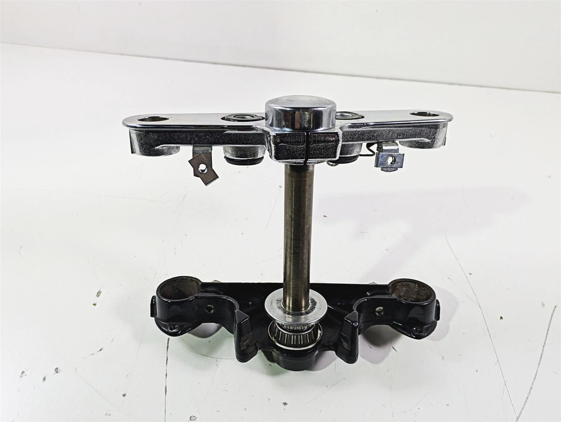 2004 Harley Softail FLSTF Fat Boy Upper & Lower Triple Tree 45456-86B 45605-00A
