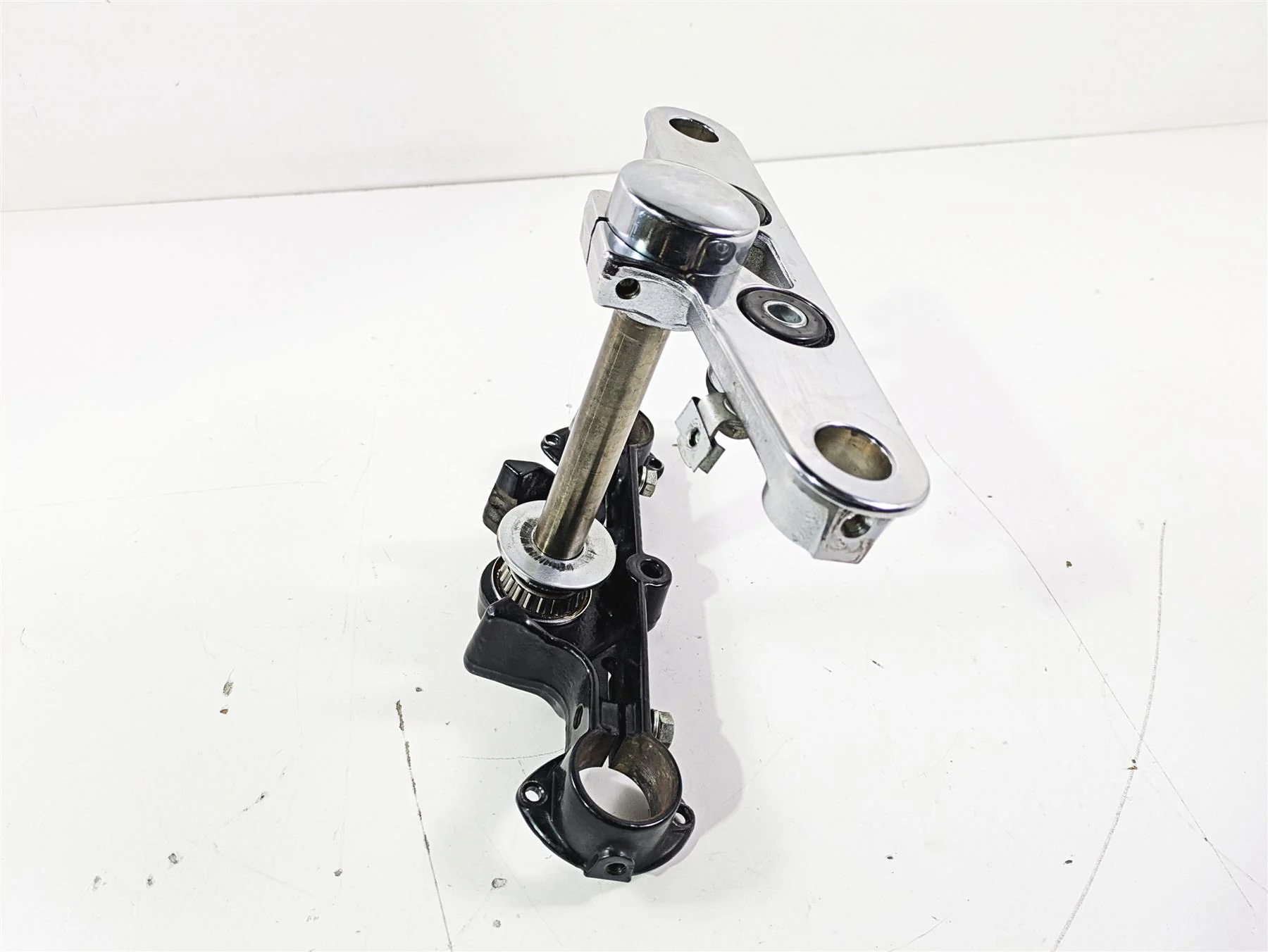2004 Harley Softail FLSTF Fat Boy Upper & Lower Triple Tree 45456-86B 45605-00A - Image 3