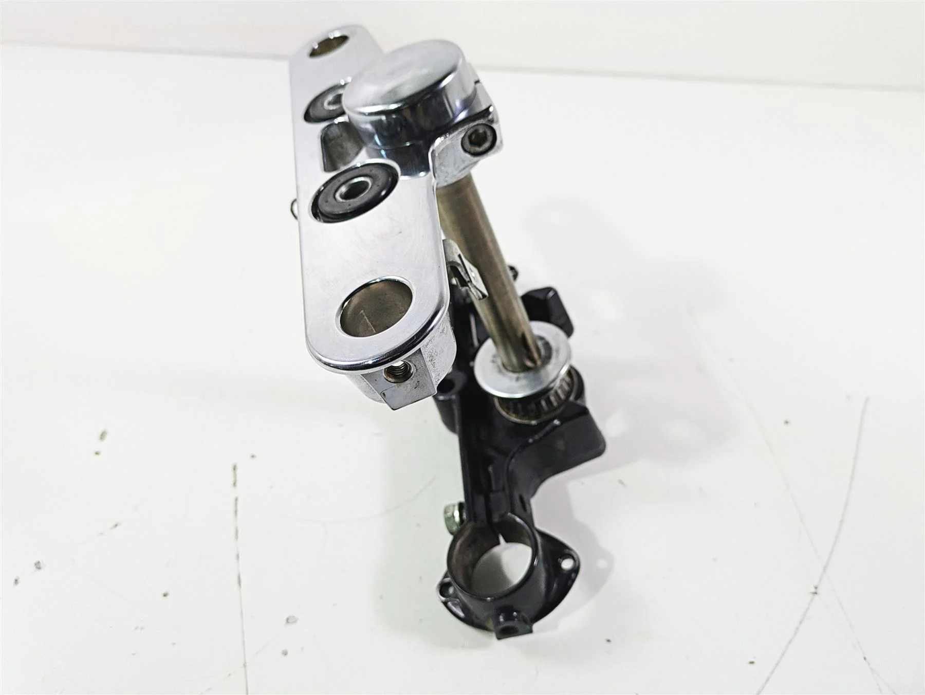 2004 Harley Softail FLSTF Fat Boy Upper & Lower Triple Tree 45456-86B 45605-00A - Image 4