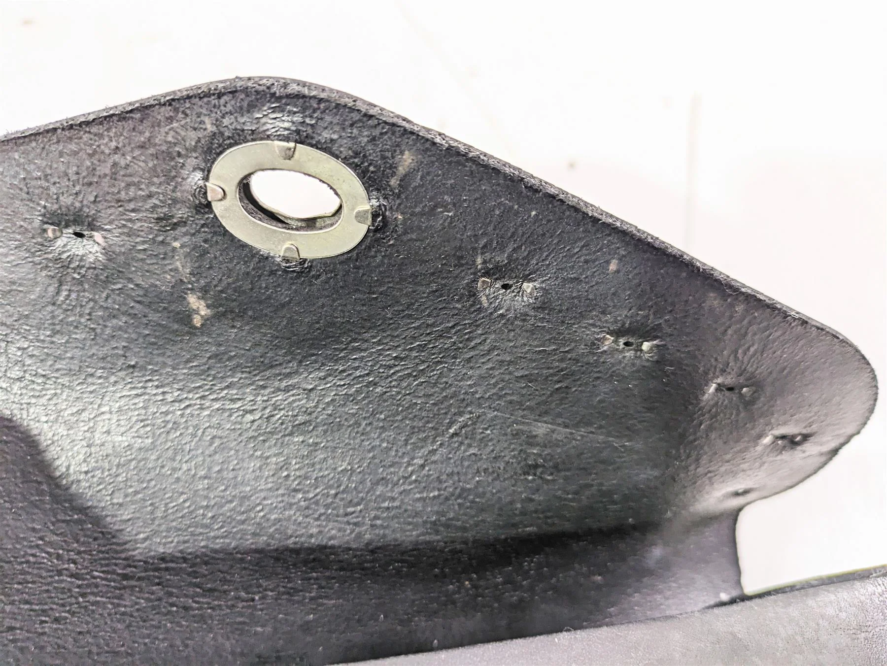 2004 Harley Softail FLSTF Fat Boy Windshield Leather Bag - Image 12