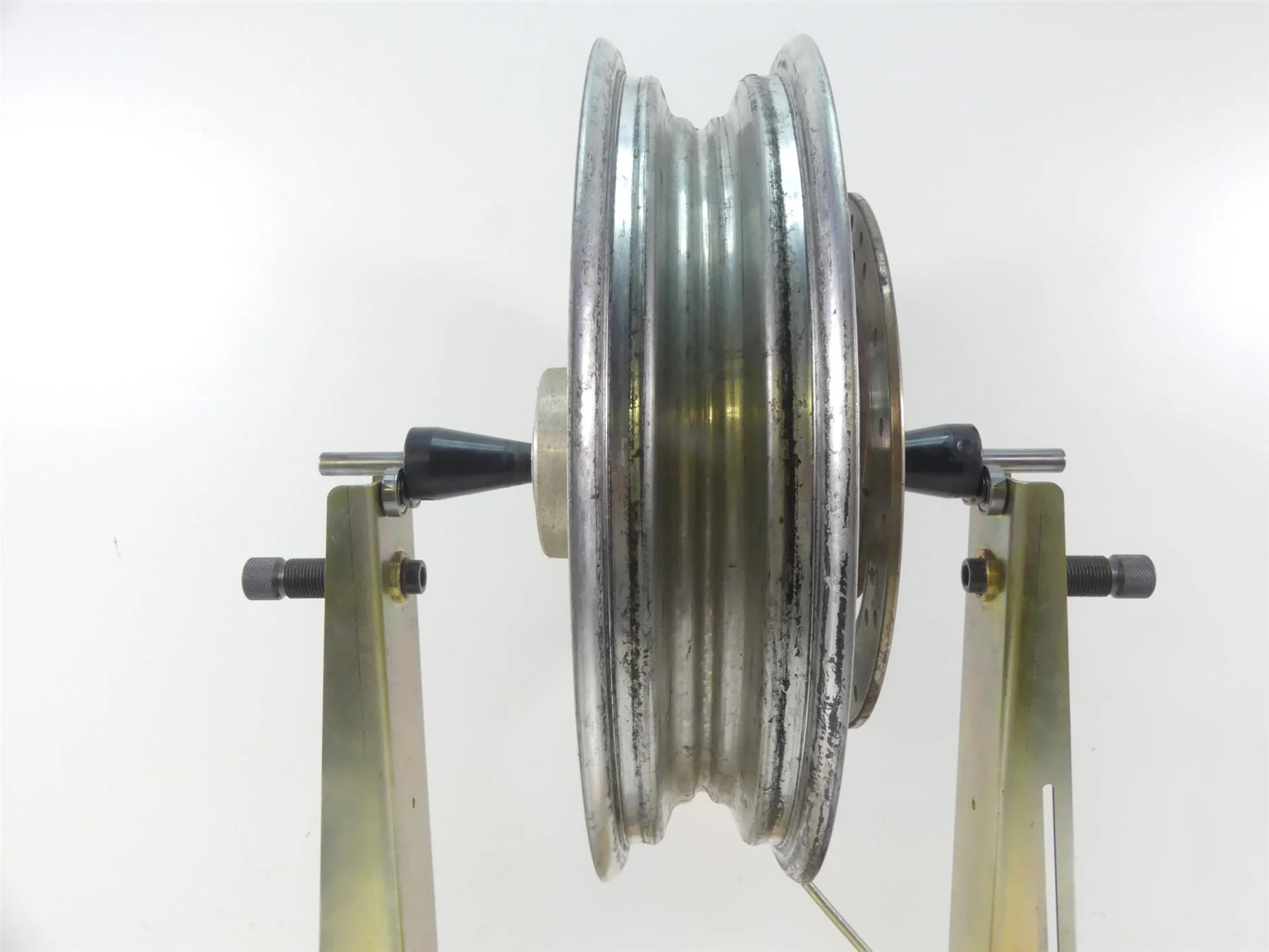 2004 Harley Softail FLSTFI Fat Boy Straight Rear Wheel Solid 16x3 -Read 41092-03 - Image 3