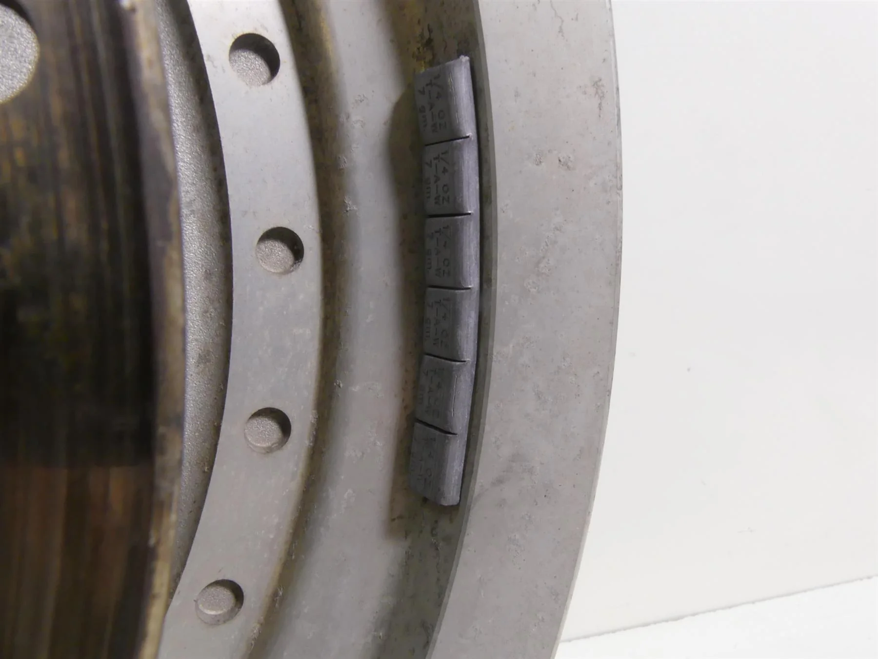 2004 Harley Softail FLSTFI Fat Boy Straight Rear Wheel Solid 16x3 -Read 41092-03 - Image 9