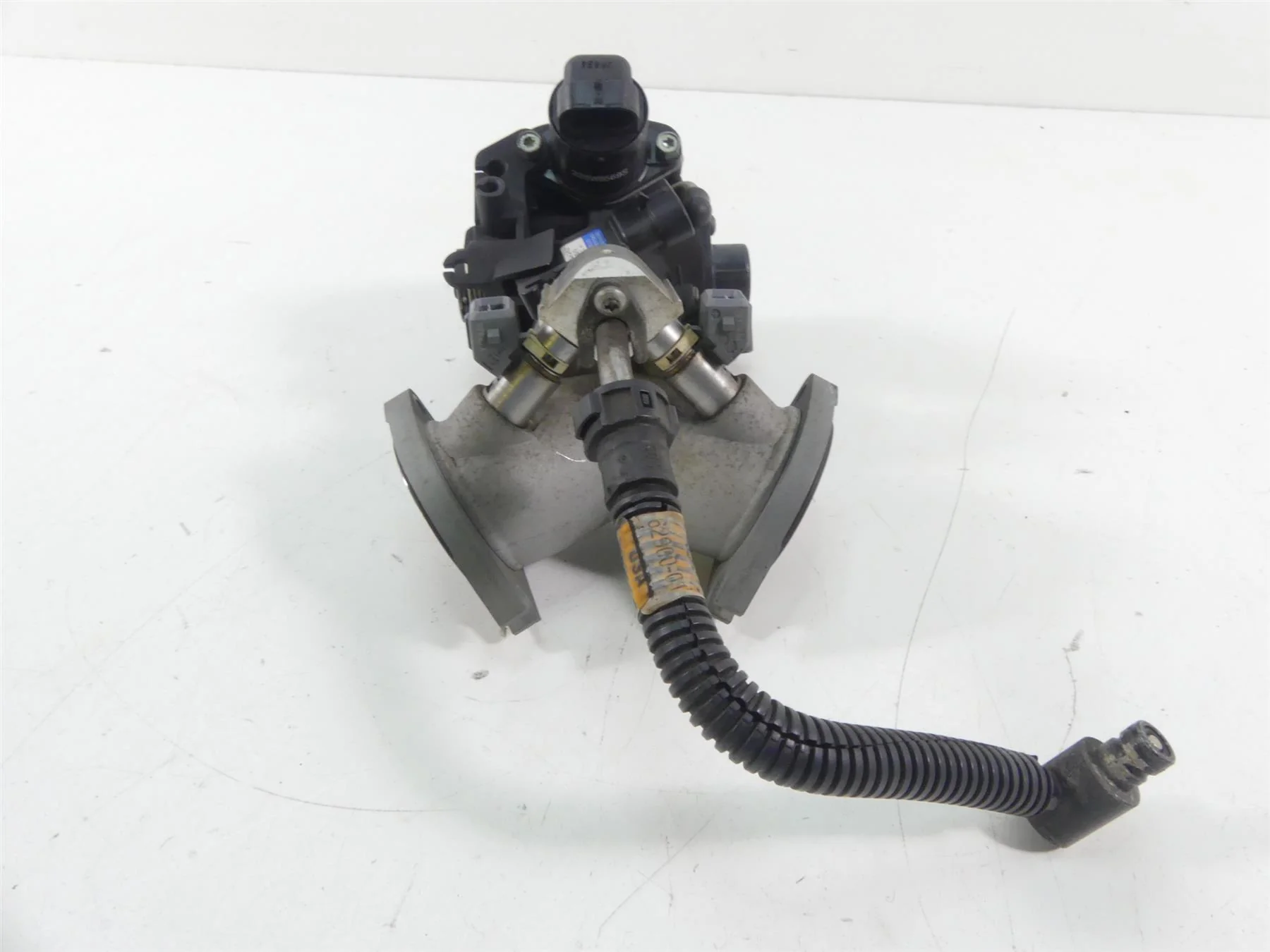 2004 Harley Softail FLSTFI Fat Boy Throttle Body Bodies Fuel Injector 27600-01A - Image 4