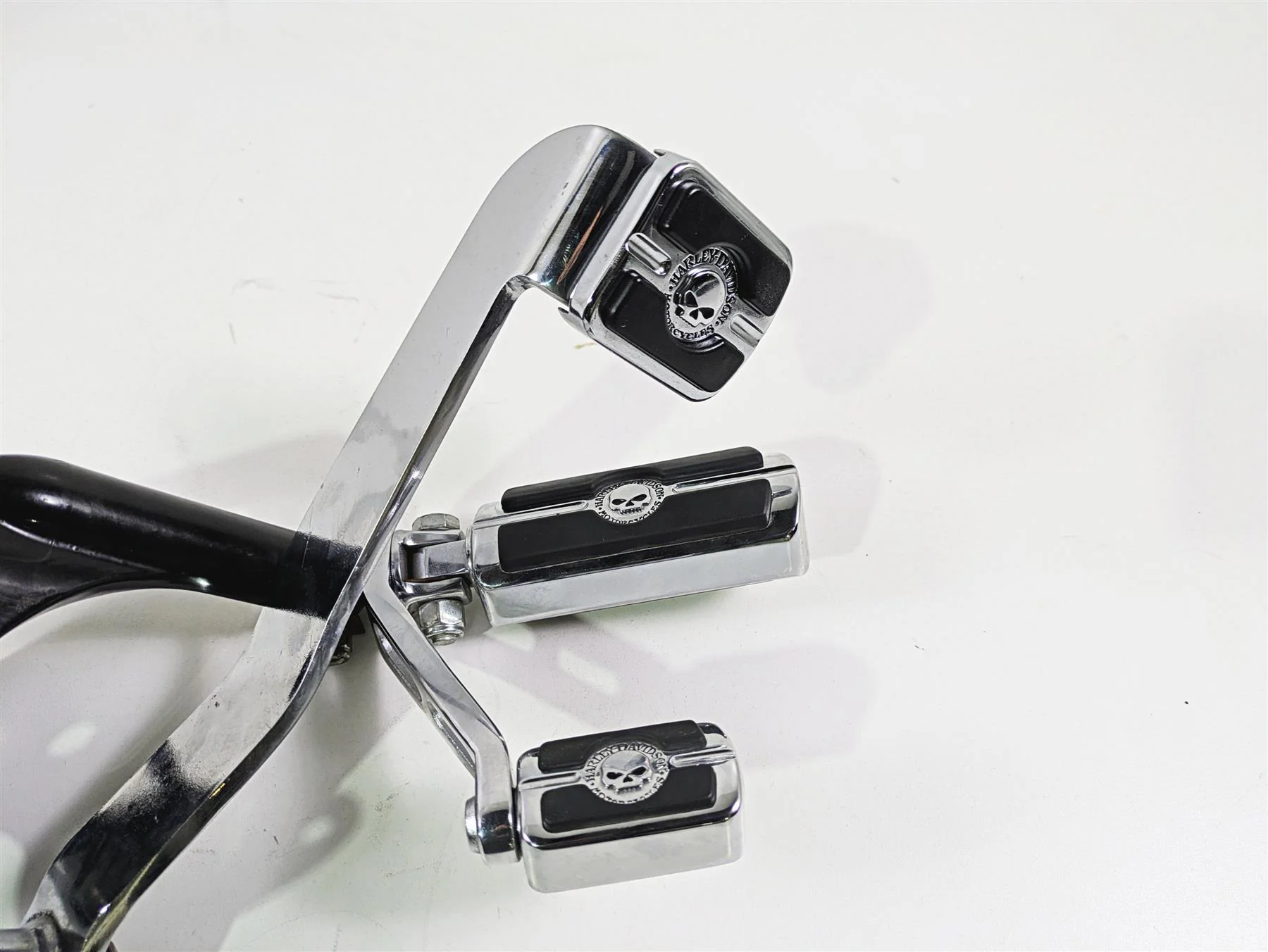 2004 Harley Softail FXSTDI Deuce Front Forward Foot Control Peg 33683-00 42507-00 - Image 4
