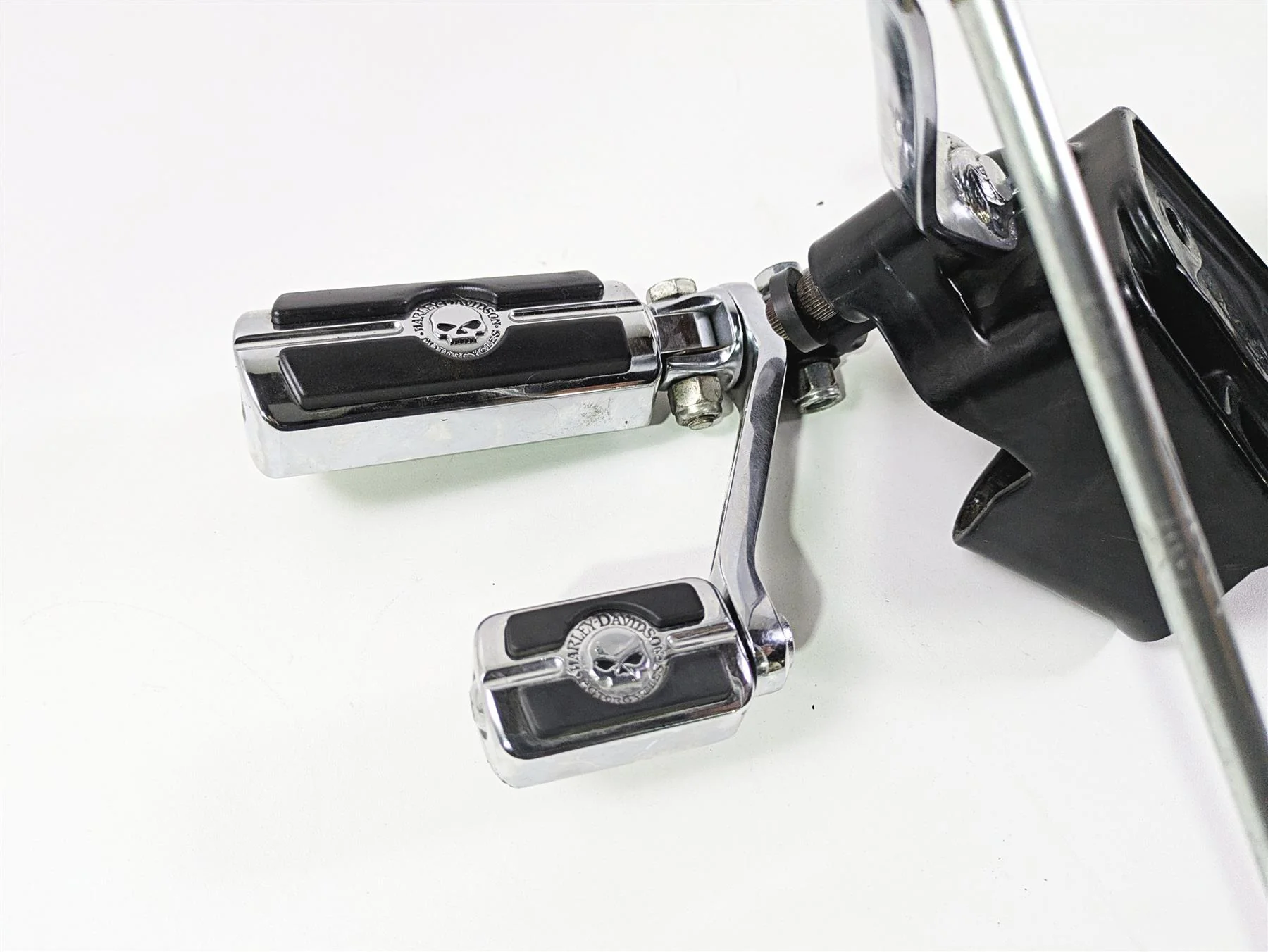 2004 Harley Softail FXSTDI Deuce Front Forward Foot Control Peg 33683-00 42507-00 - Image 5
