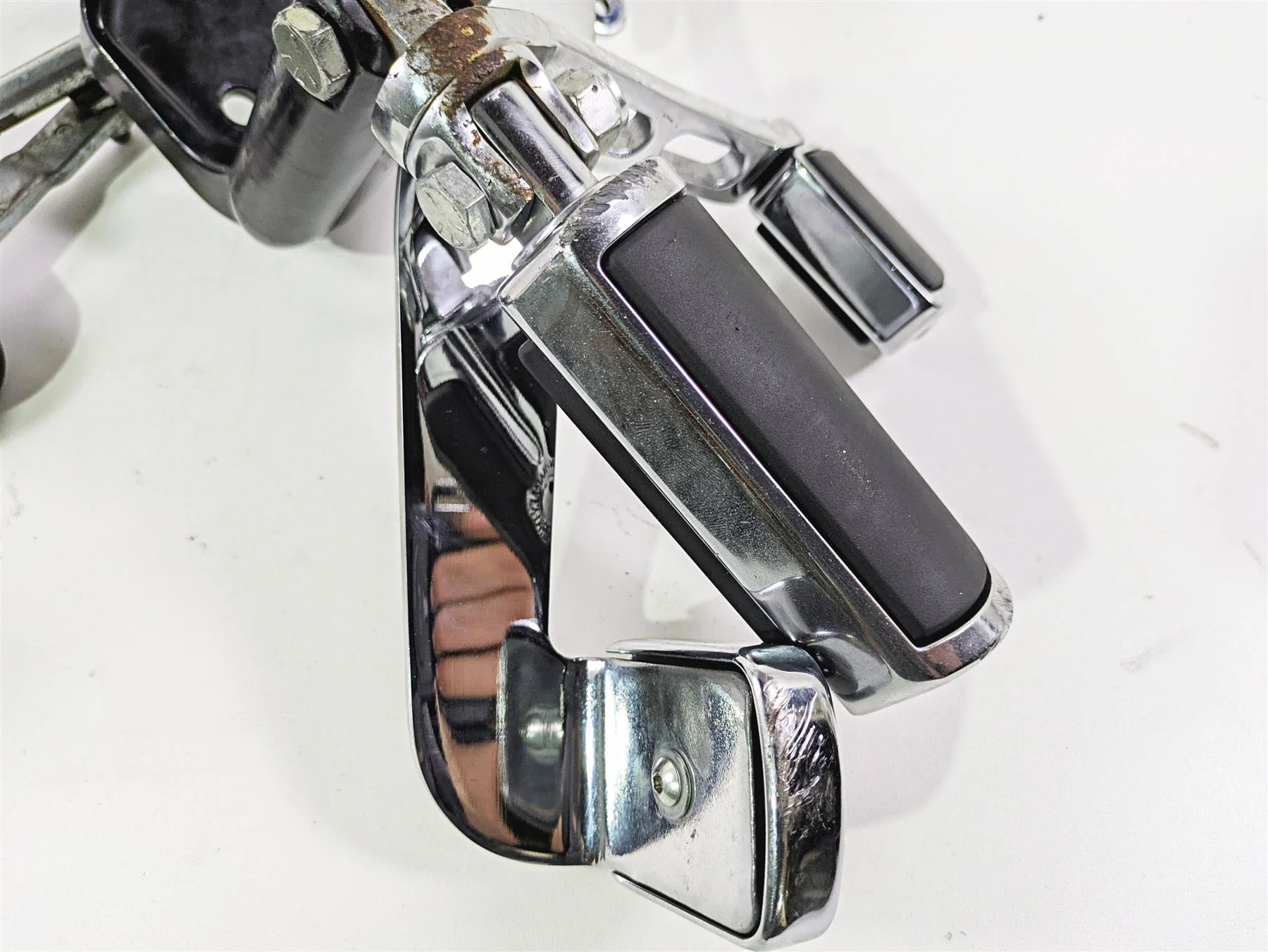 2004 Harley Softail FXSTDI Deuce Front Forward Foot Control Peg 33683-00 42507-00 - Image 9