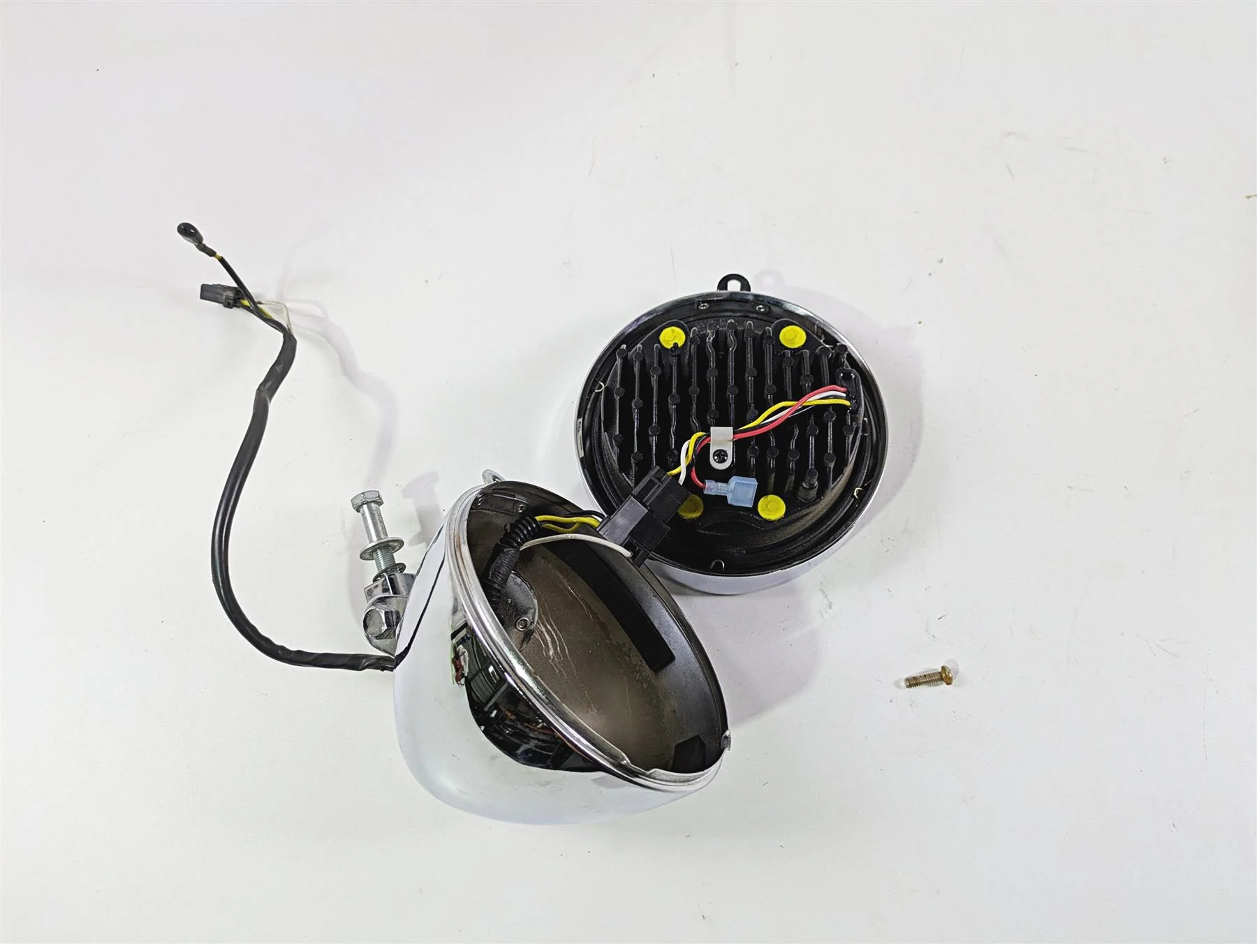 2004 Harley Softail FXSTDI Deuce Headlight & Led Bulb 68258-00B 4029270 - Image 11