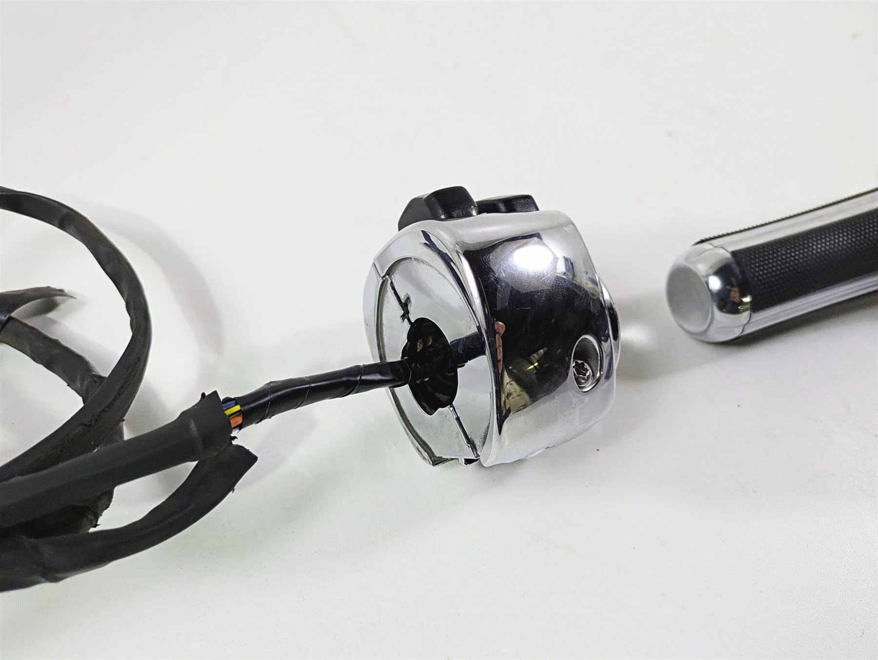 2004 Harley Softail FXSTDI Deuce Left Right Chrome Hand Control Switch 71682-06 - Image 11