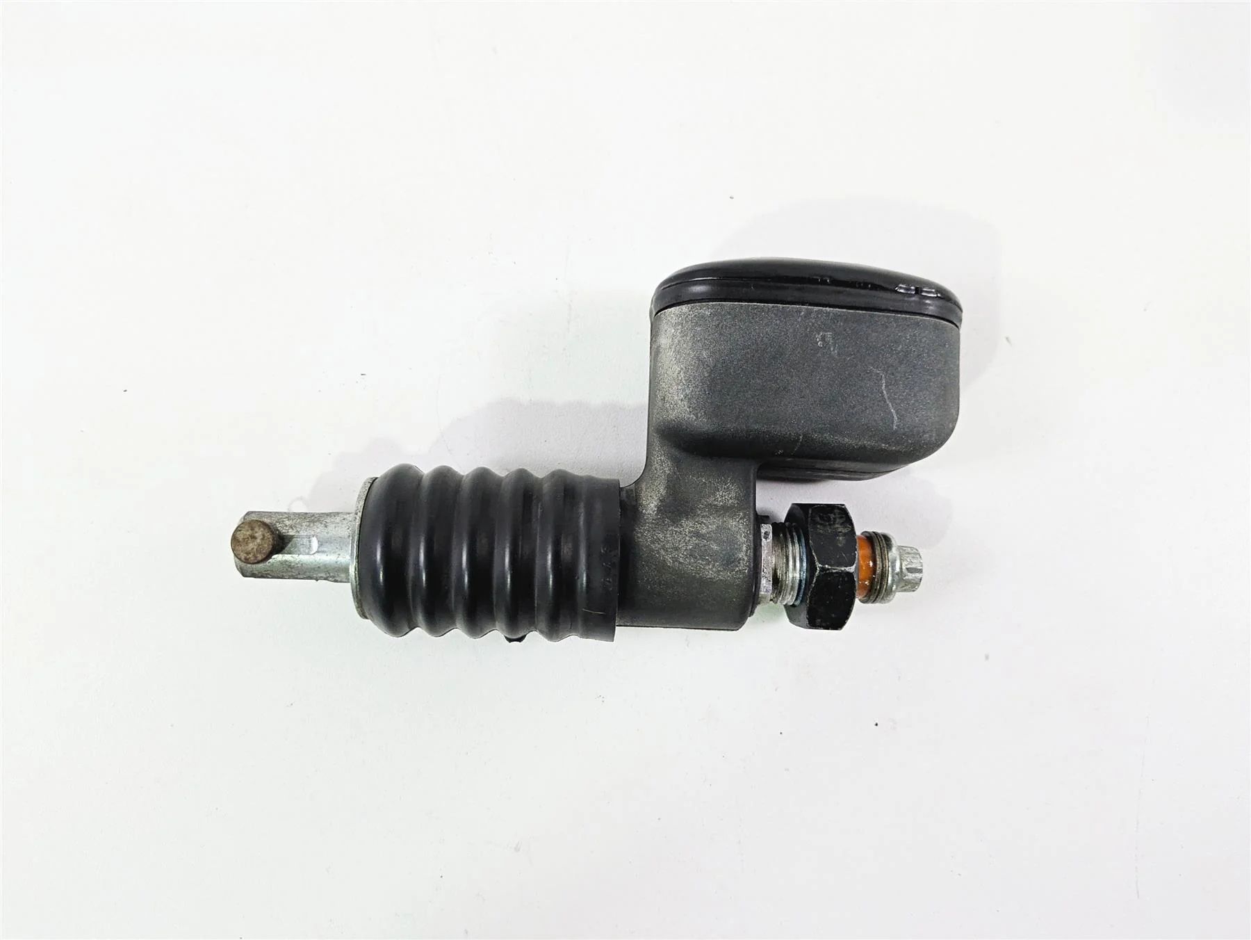 2004 Harley Softail FXSTDI Deuce Rear Brake Master Cylinder 41755-99F - Image 5