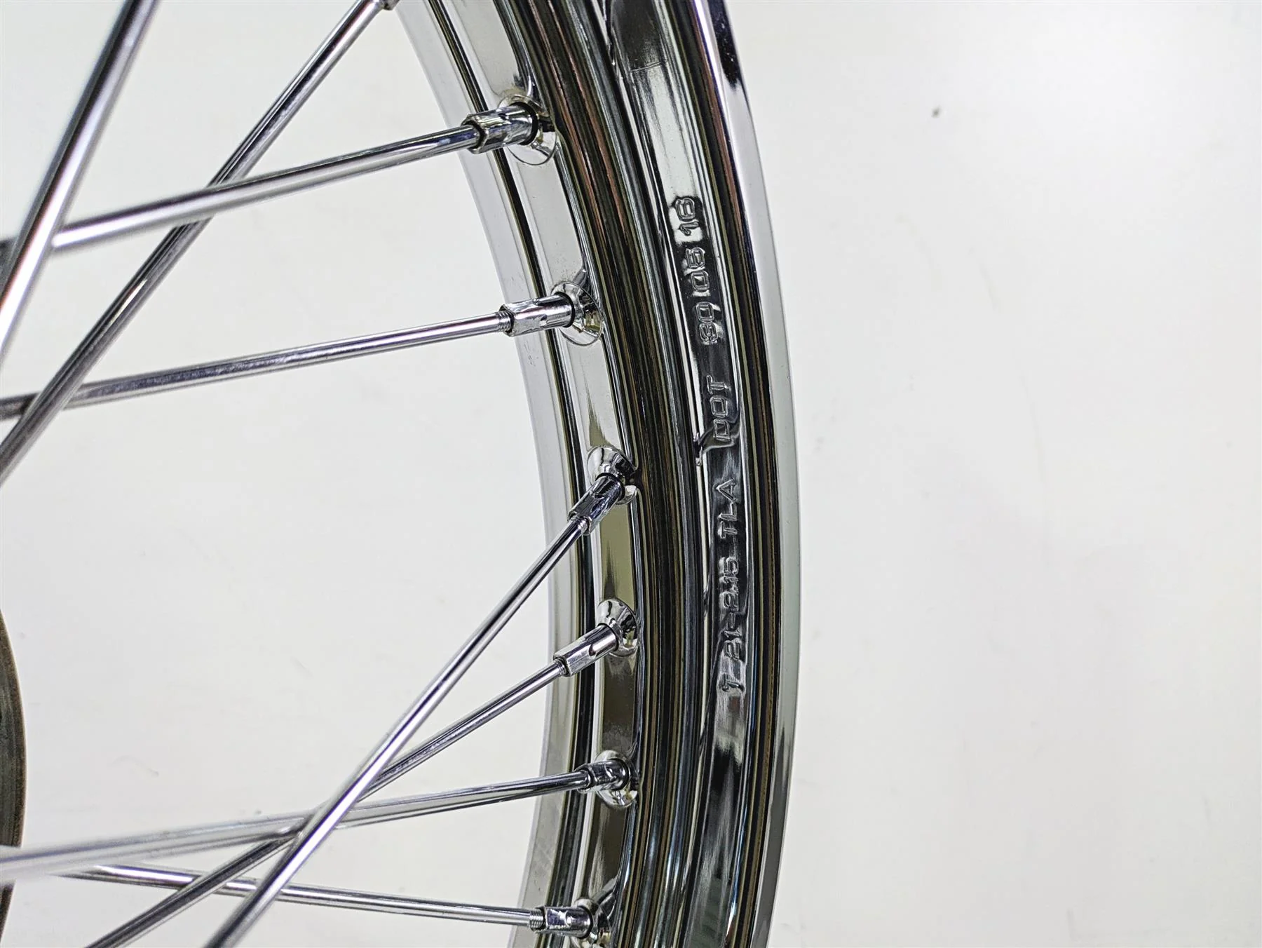 2004 Harley Softail FXSTDI Deuce Straight Front Wheel Rim Spoke 21x2.15 43671-05 - Image 7