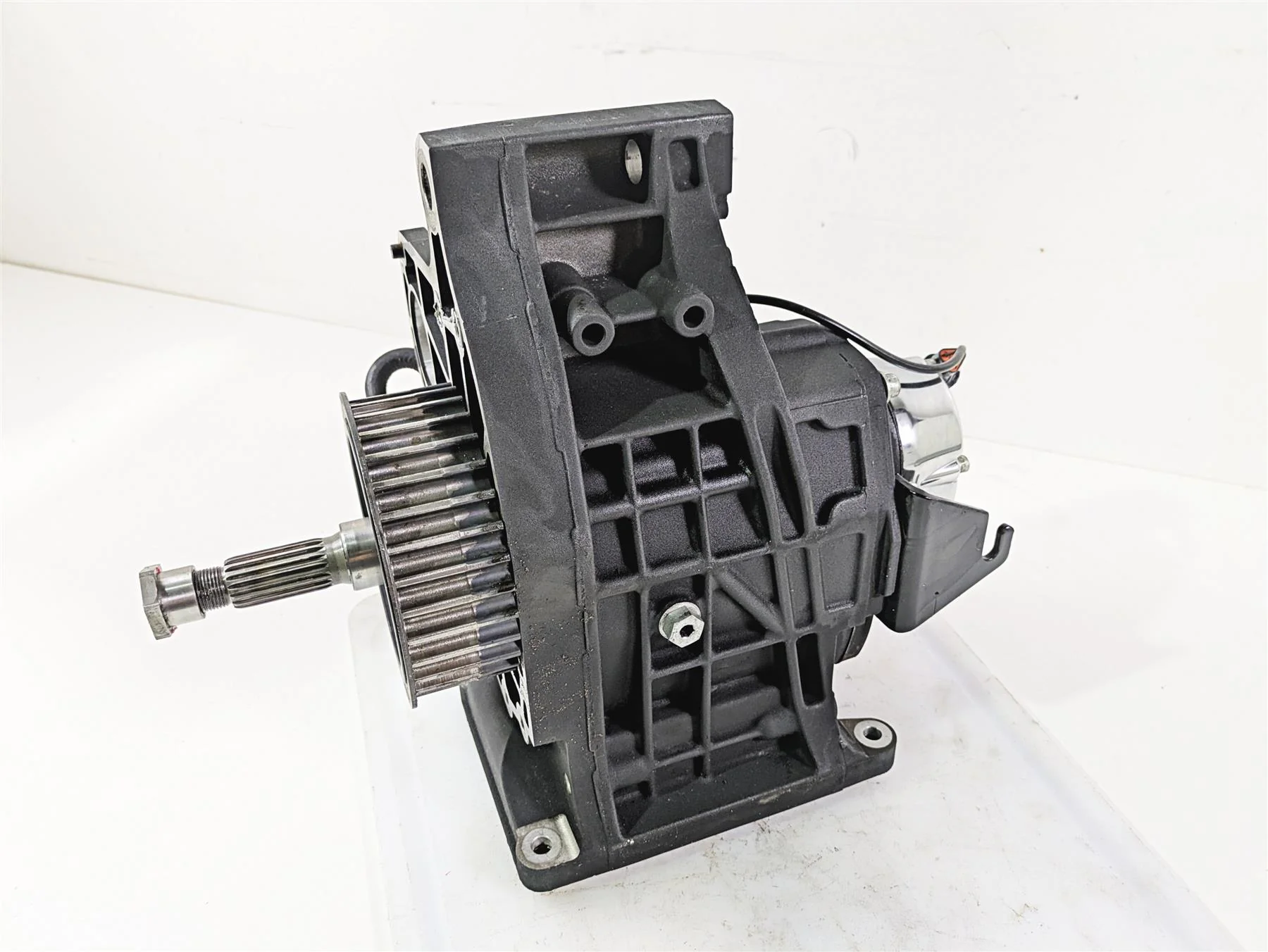 2004 Harley Softail FXSTDI Deuce Transmission Gear Box 5 Speed 33052-04 - Image 10