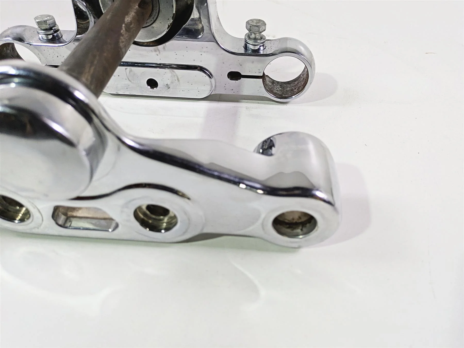 2004 Harley Softail FXSTDI Deuce Upper Lower Triple Tree Clamp 45769-00 45475-00 - Image 10