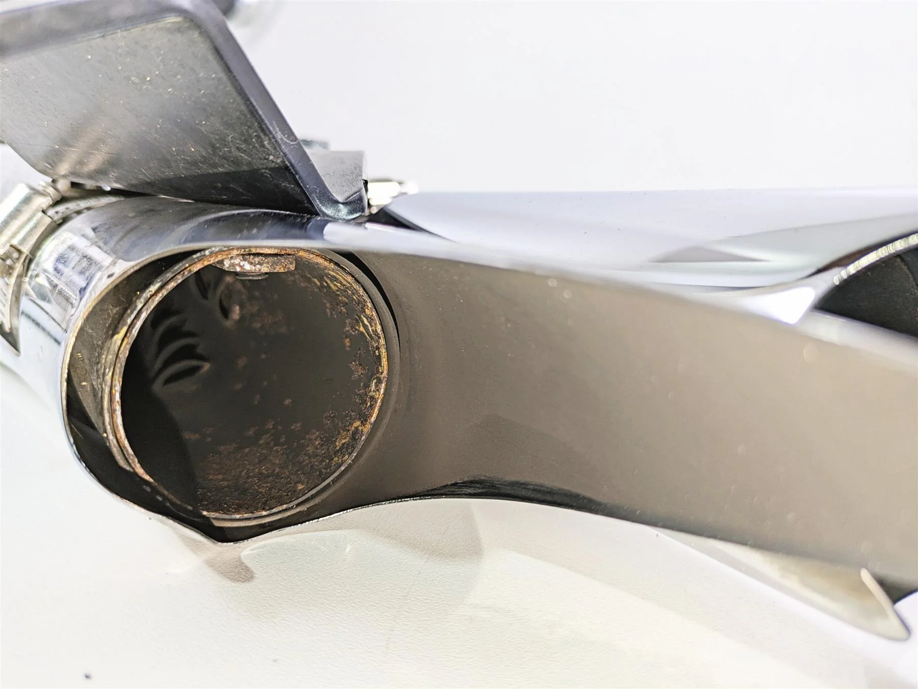 2004 Harley Softail FXSTDI Deuce Vance Hines Big Radius Exhaust System 26079 - Image 12