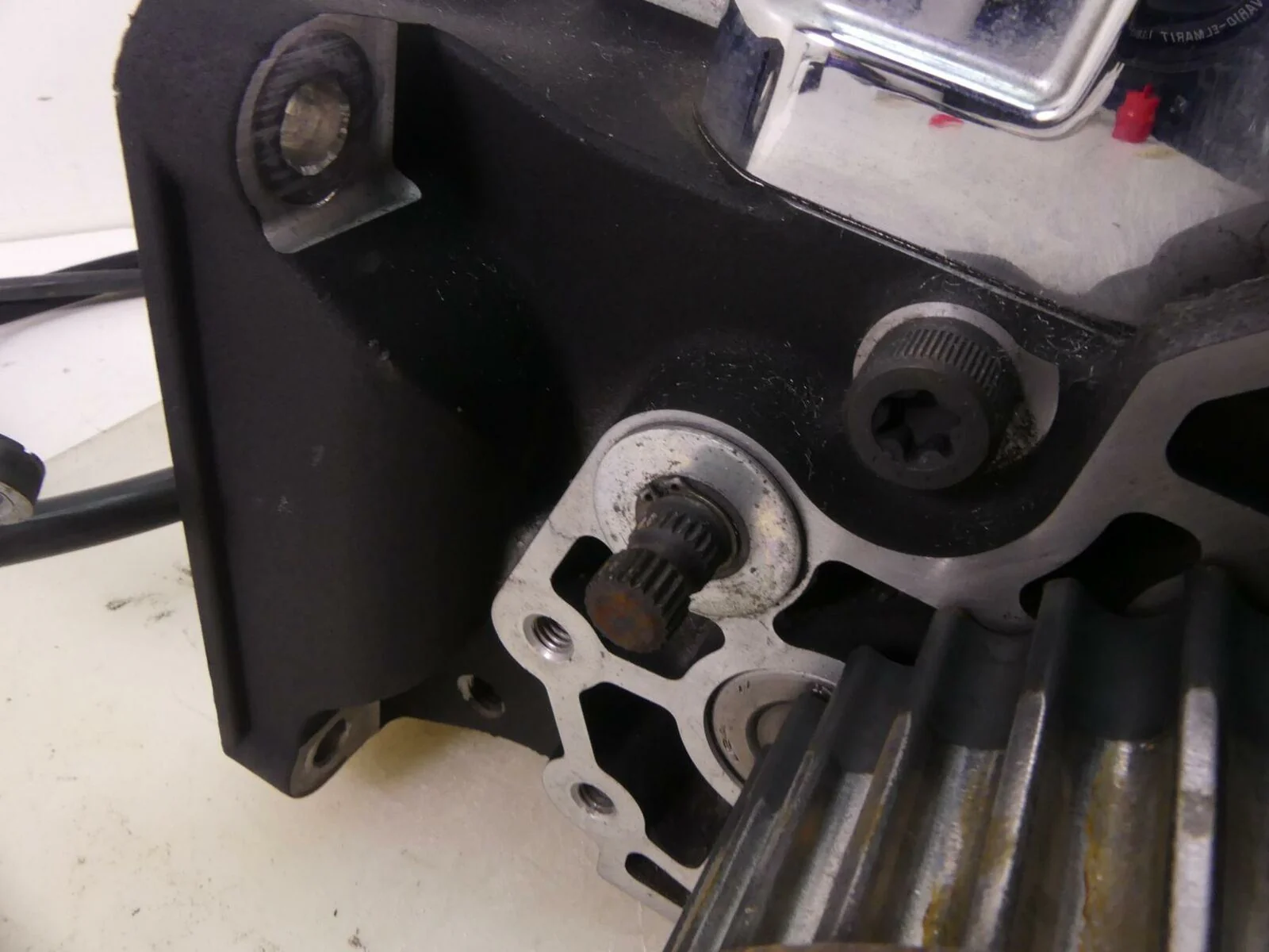 2004 Harley Softail FXSTSI Springer Transmission 5 Speed 15K Gear Box 33053-04 - Image 11