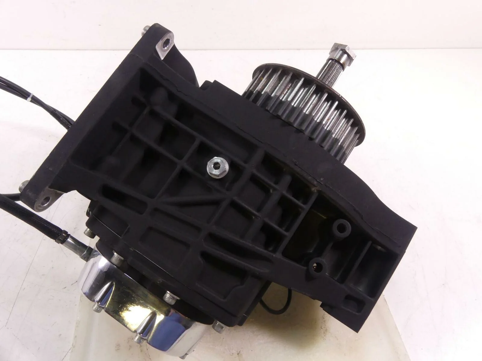 2004 Harley Softail FXSTSI Springer Transmission 5 Speed 15K Gear Box 33053-04 - Image 12
