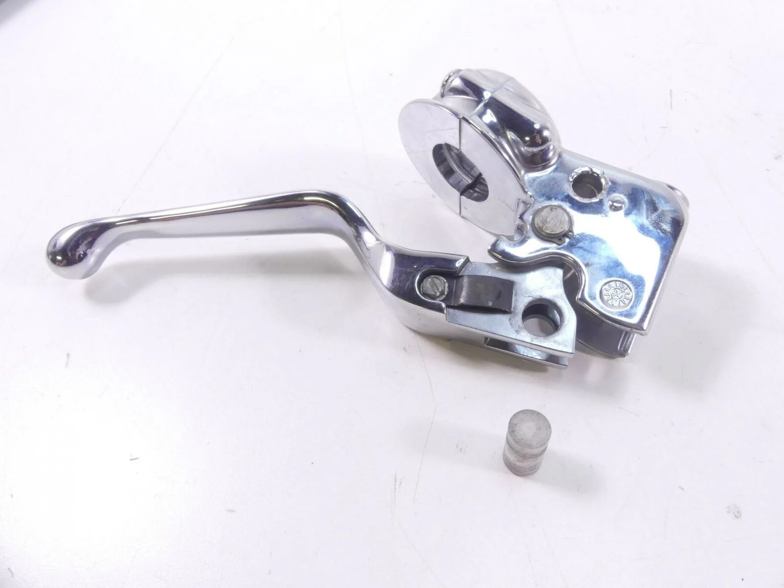 2004 Harley Touring FLHRSI Road King Chrome Clutch Perch & Lever 38608-96 - Image 7