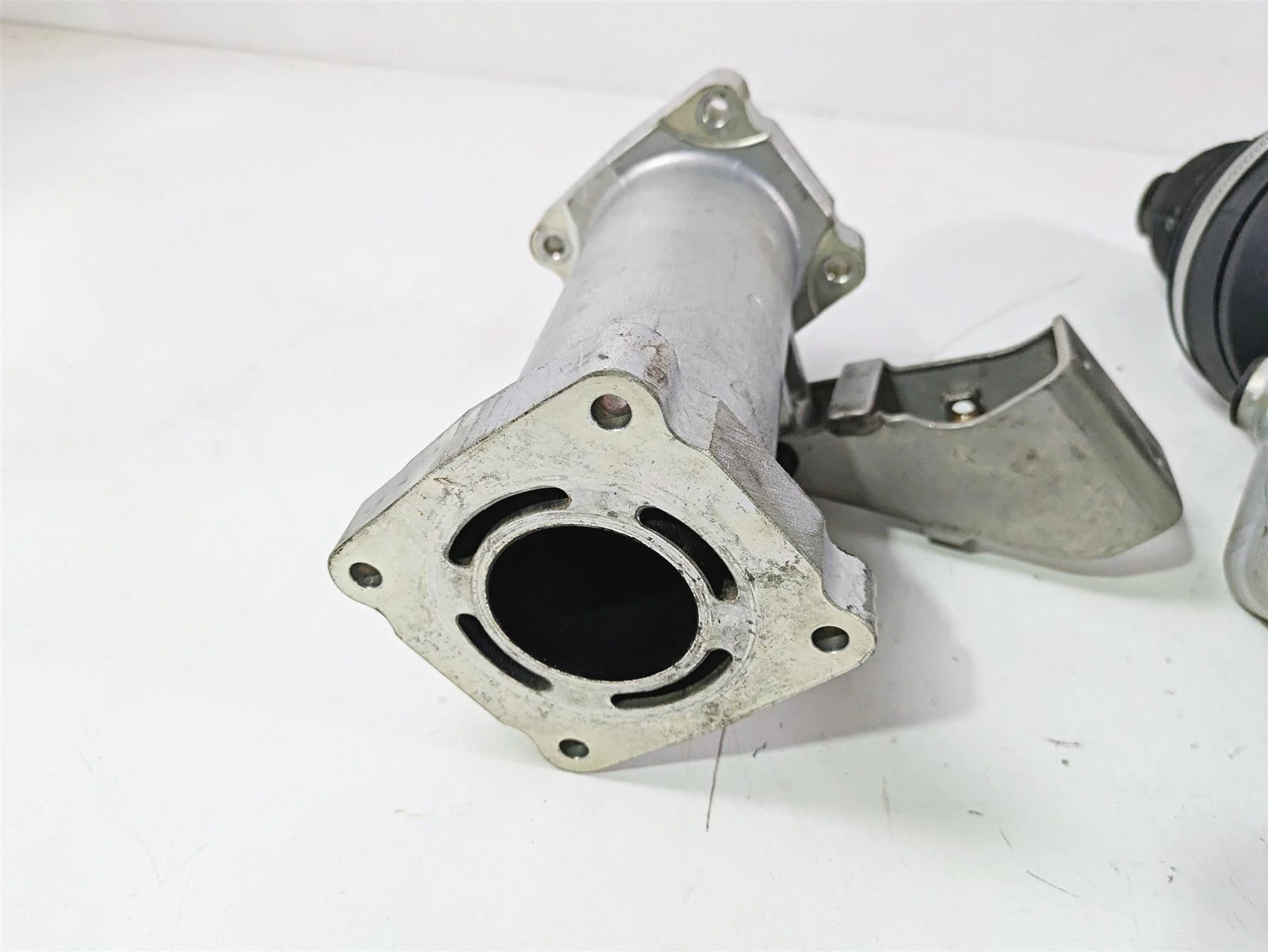2004 Honda Aquatrax R-12X Exhaust Manifold Chamber 18310-HW3-671 - Image 9