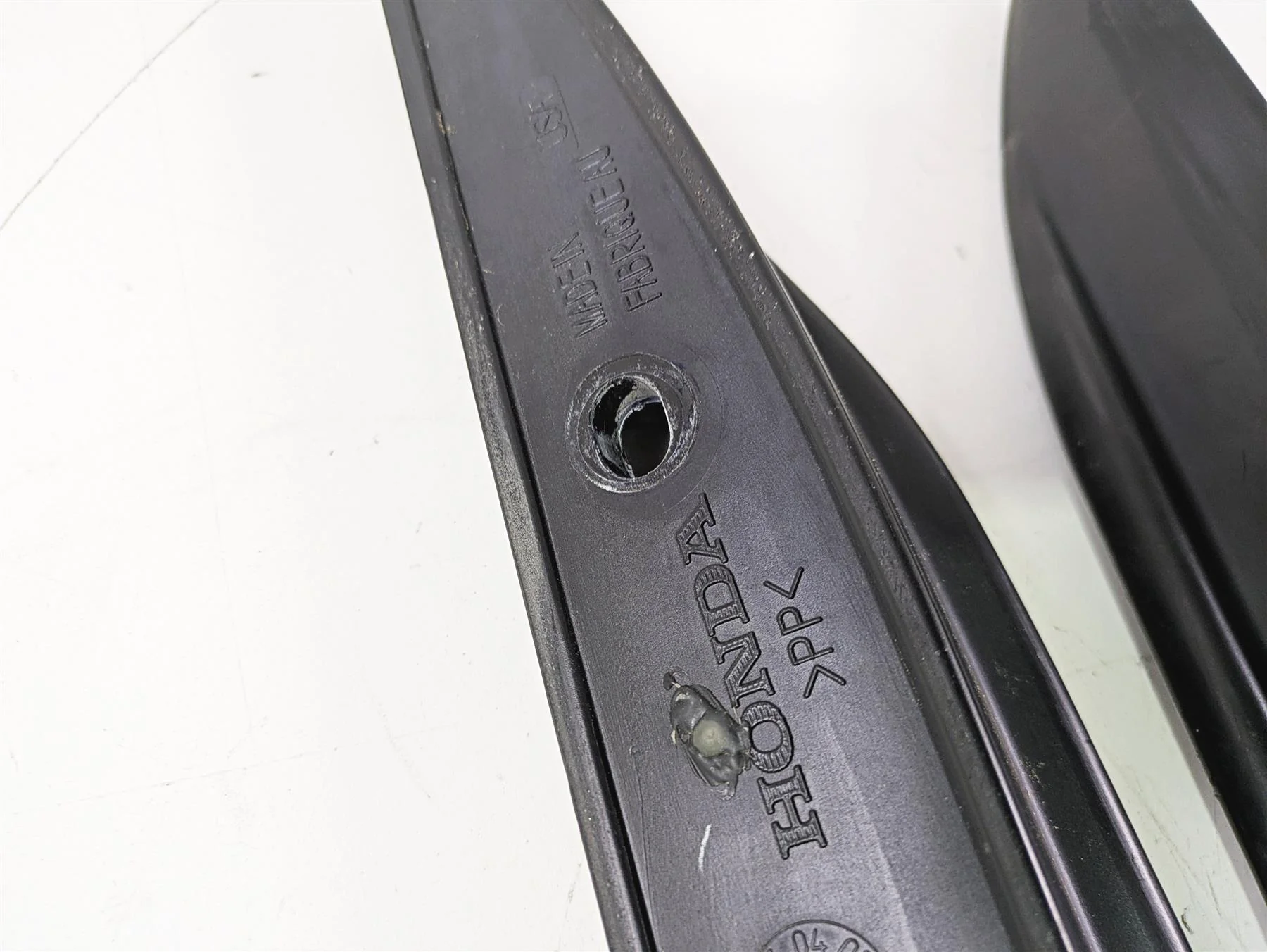 2004 Honda Aquatrax R-12X Left Right Sponson Stabilizer Set 74561-HW3-680 74551-HW3-680 - Image 10