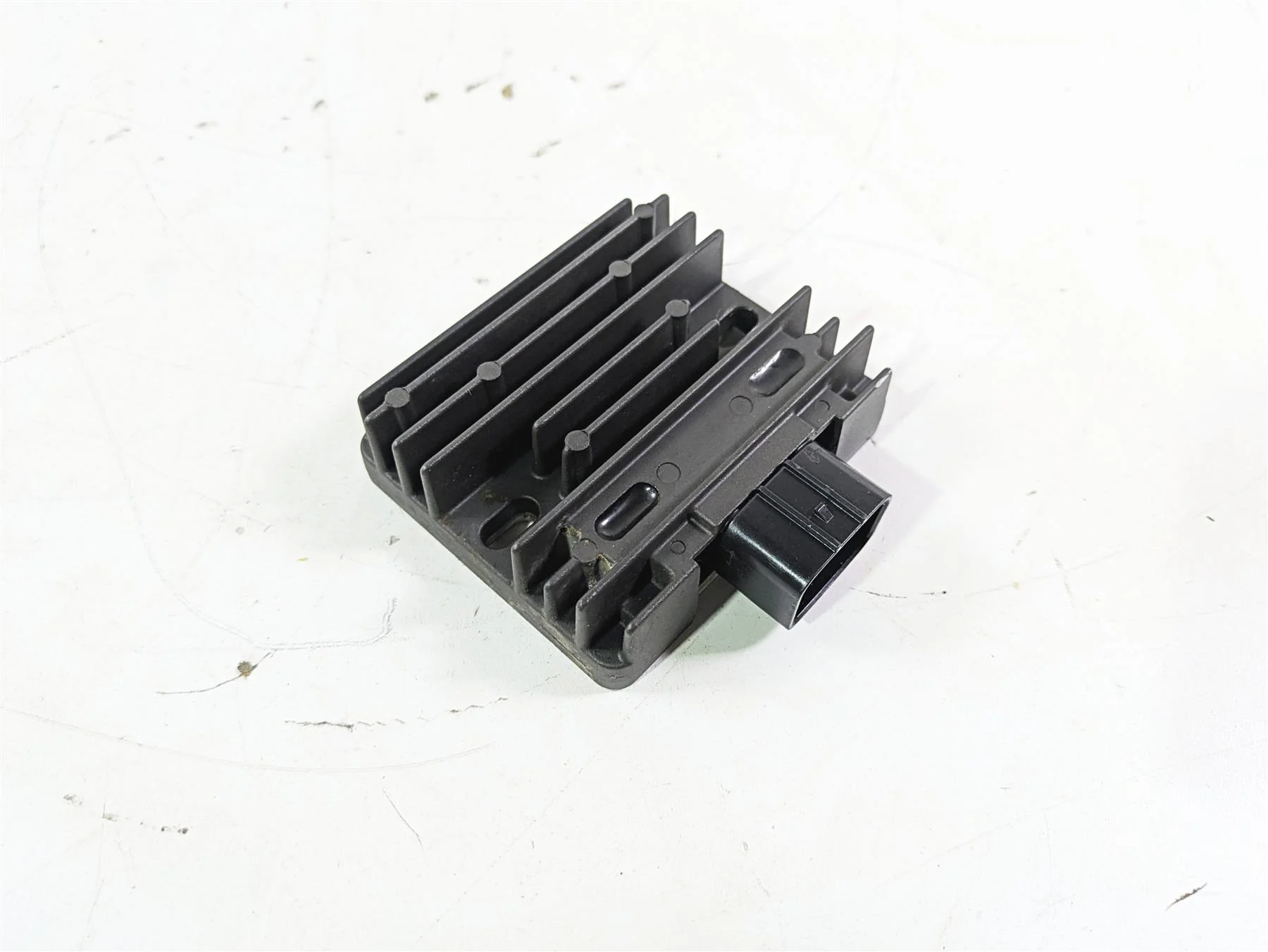 2004 Honda Aquatrax R-12X Rectifier Voltage Regulator 31600-HW1-671 SH700-12