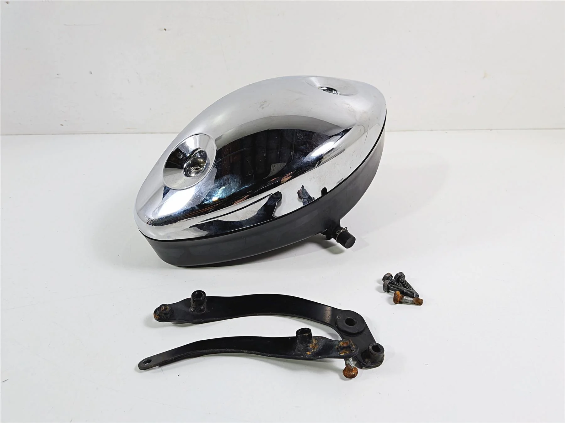 2004 Suzuki VL800 Intruder Volusia Air Cleaner & Cover Set 13700-41F01 - Image 12