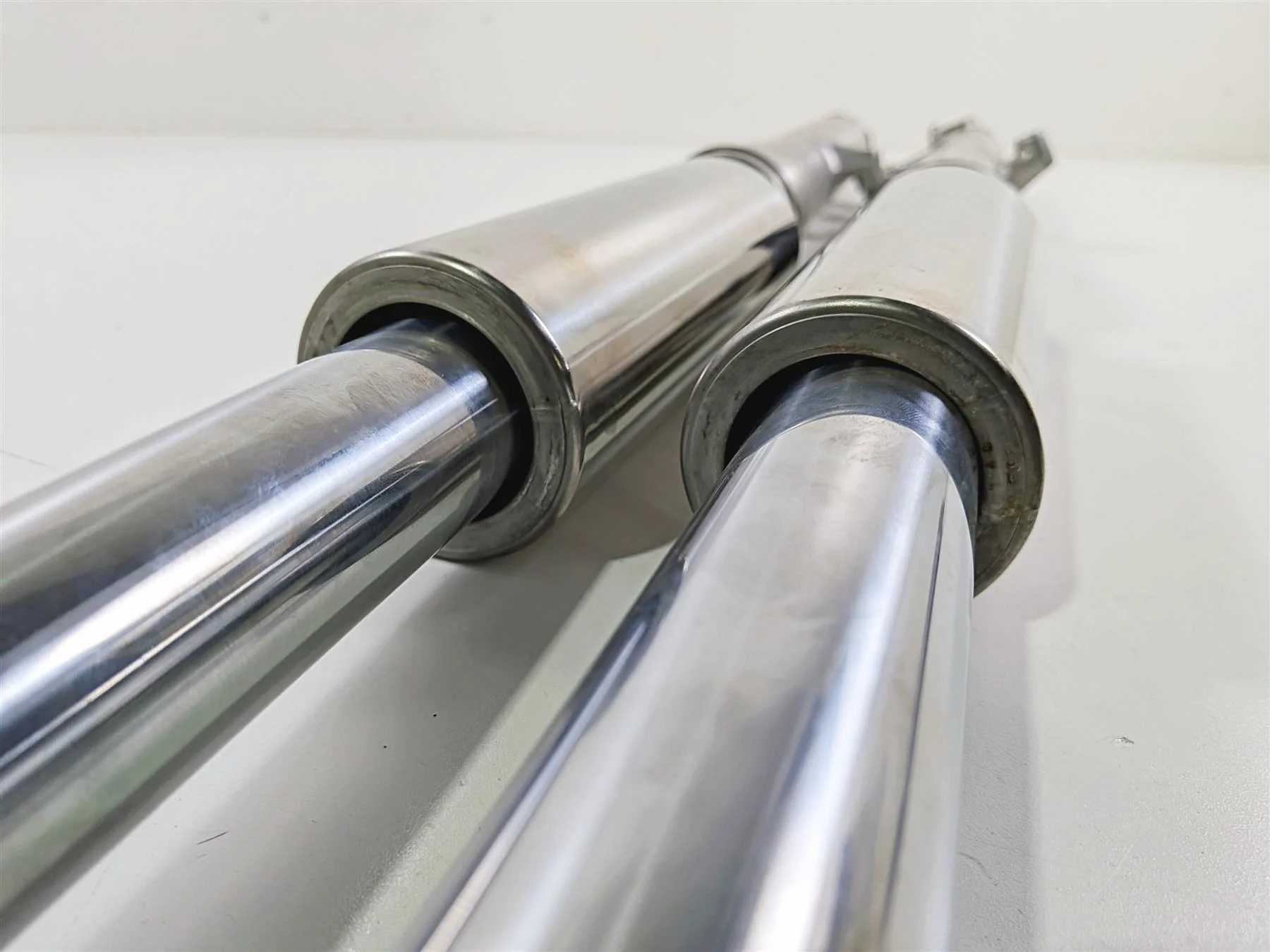2004 Suzuki VL800 Intruder Volusia Front Fork Leg Set 51103-41F20 - Image 9