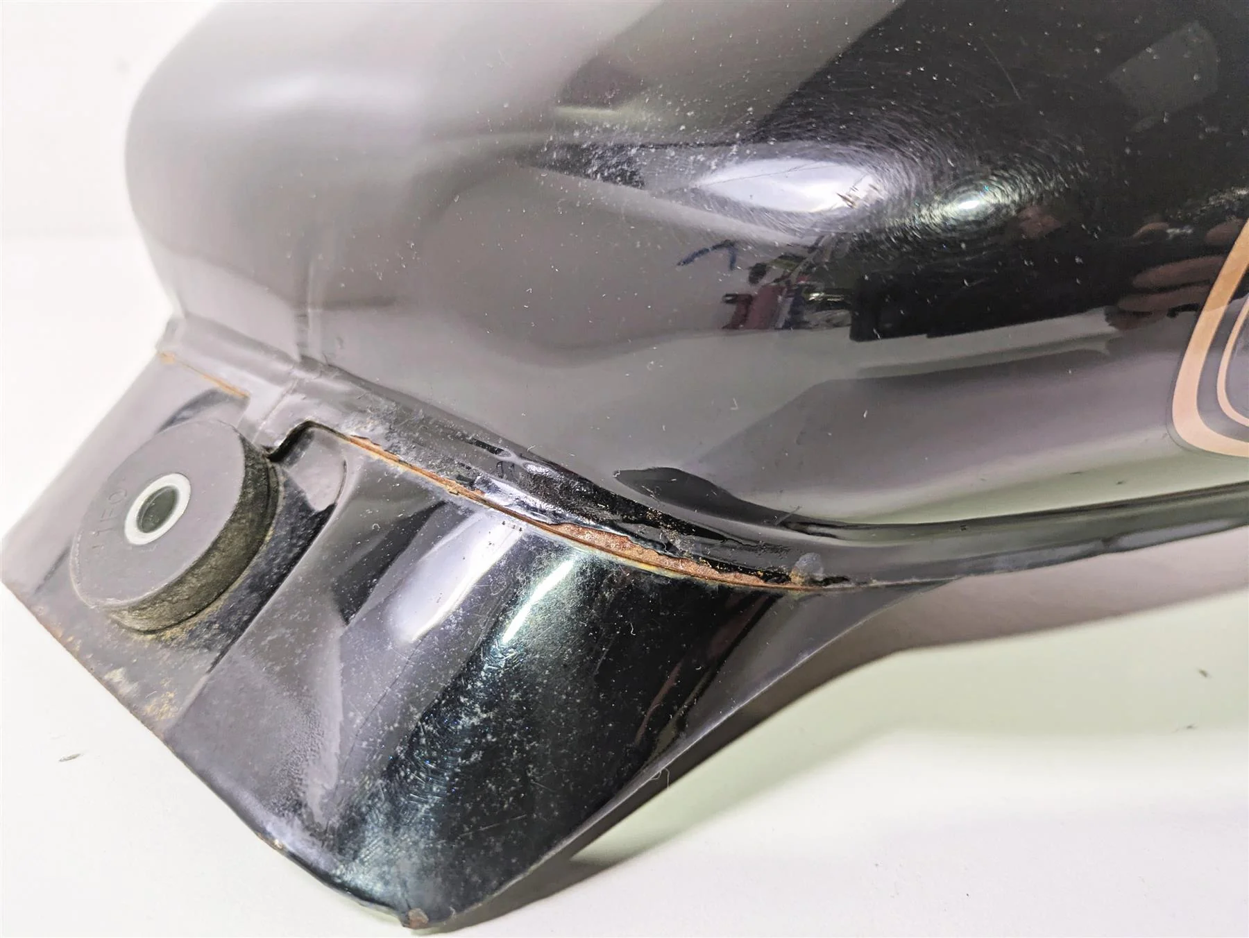 2004 Suzuki VL800 Intruder Volusia Fuel Gas Tank  44110-41F00-13L - Image 7