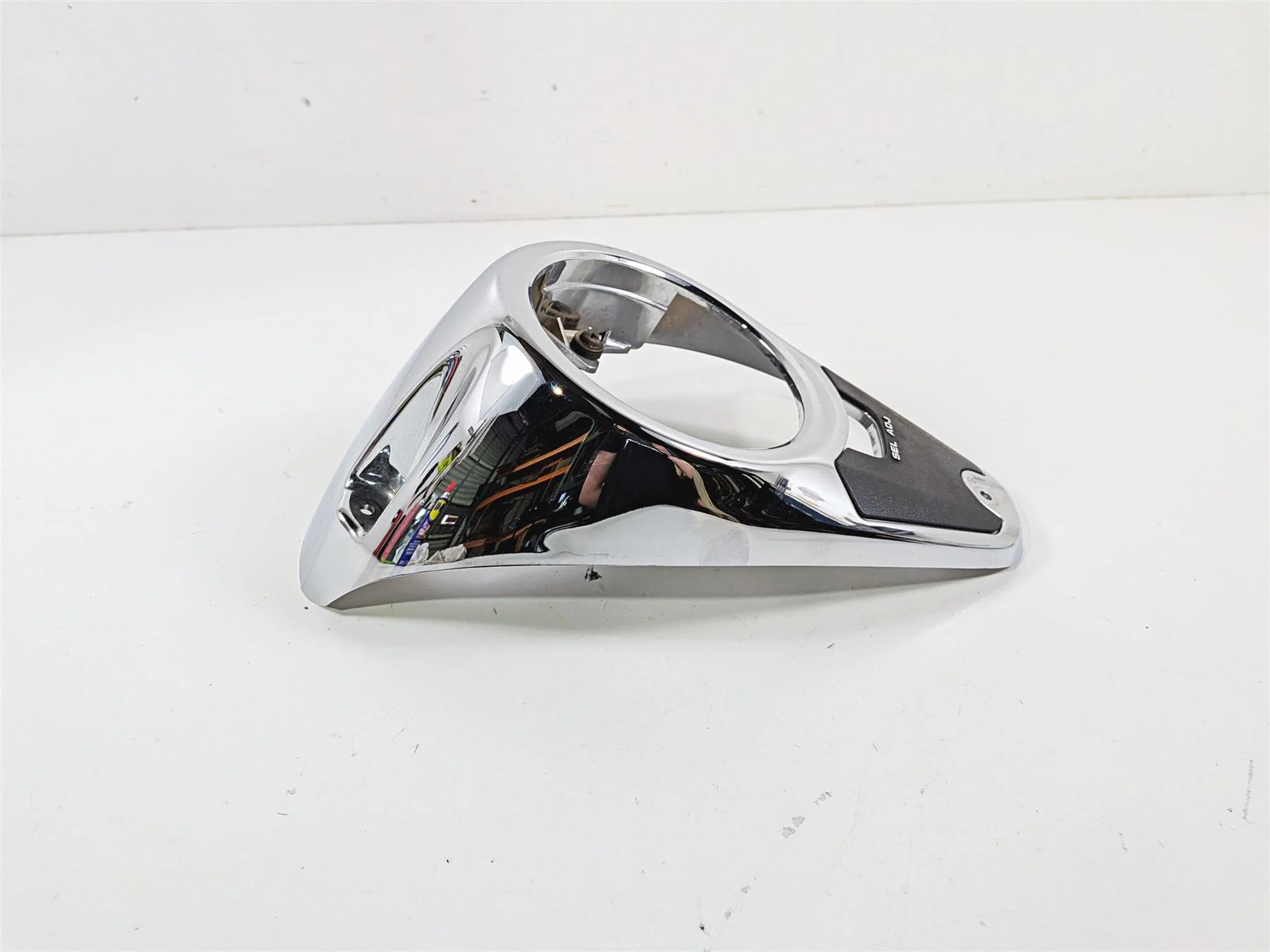 2004 Suzuki VL800 Intruder Volusia Fuel Gas Tank Upper Cover 34150-41F00 - Image 4