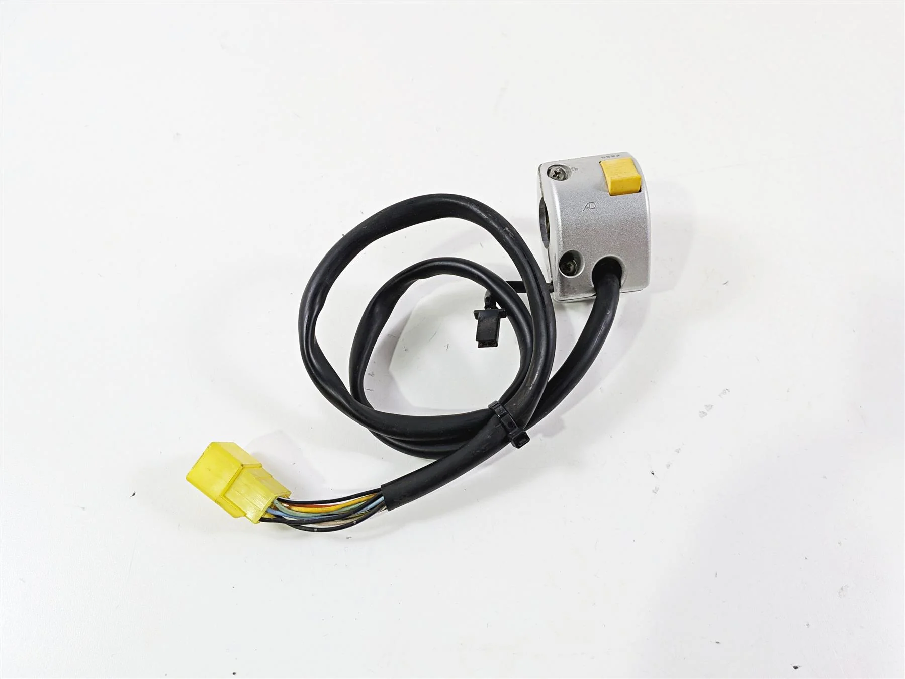 2004 Suzuki VL800 Intruder Volusia Left Hand Control Switch 37400-41F10 - Image 6
