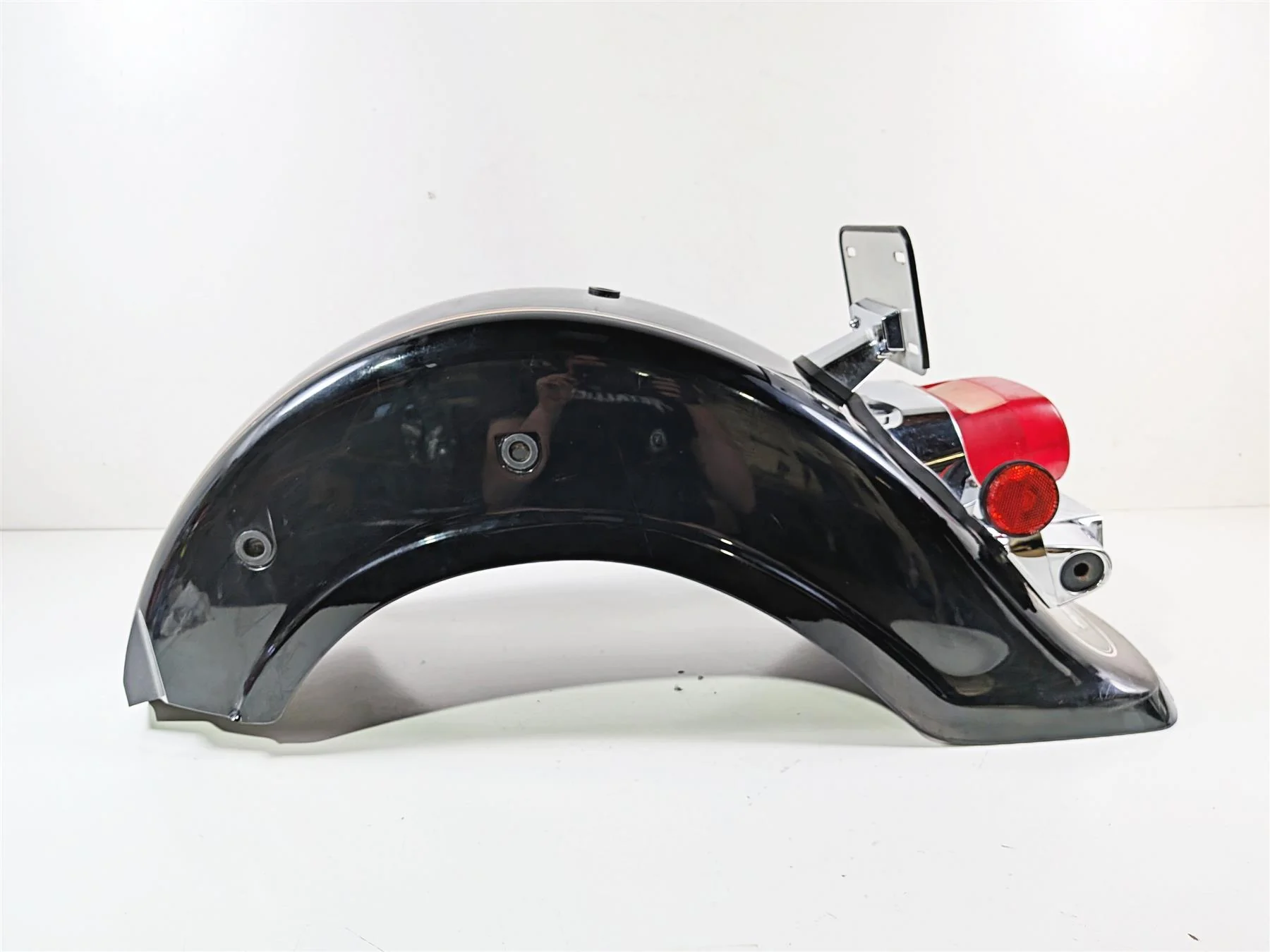 2004 Suzuki VL800 Intruder Volusia Rear Fender & Taillight 63110-41F40-YAY - Image 4