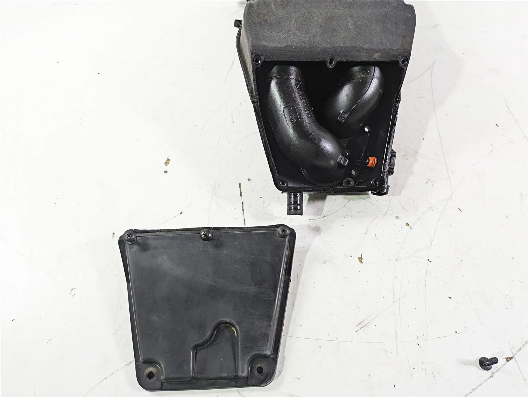 2004 Victory Kingpin Air Box Cleaner Filter Breather 1013720 - Image 2