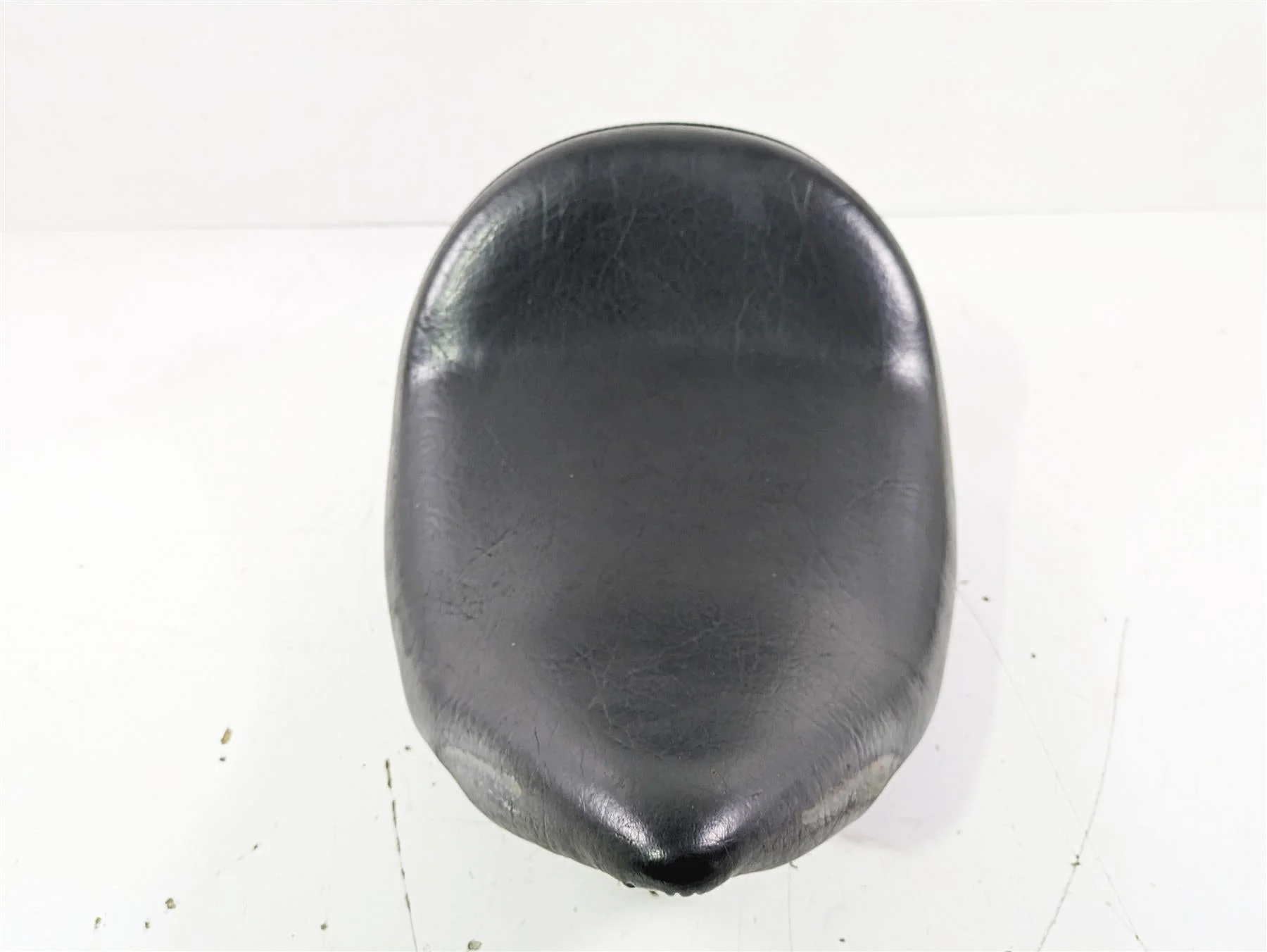 2004 Victory Kingpin Front Driver Rider Seat 2874599 2683237 - Image 2