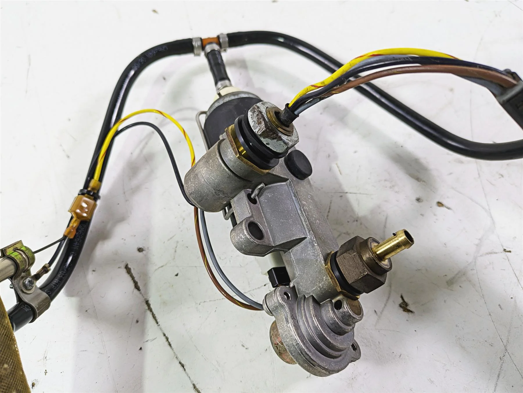 2004 Victory Kingpin Fuel Gas Petrol Pump - Tested 2520284 2520733 - Image 11
