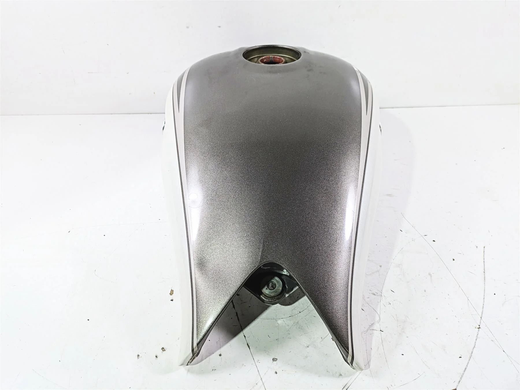 2004 Victory Kingpin Fuel Gas Petrol Tank Bronze Mist Pearl White - Dent 1014755 - Image 2