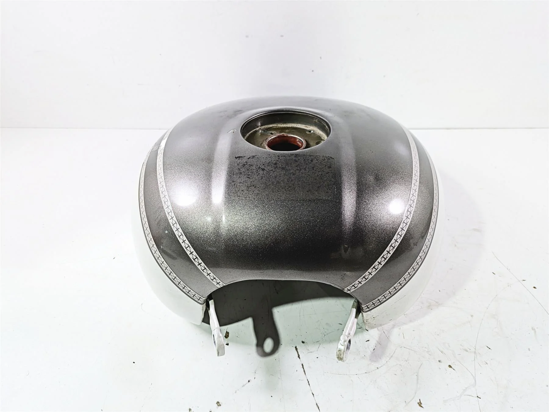 2004 Victory Kingpin Fuel Gas Petrol Tank Bronze Mist Pearl White - Dent 1014755 - Image 4