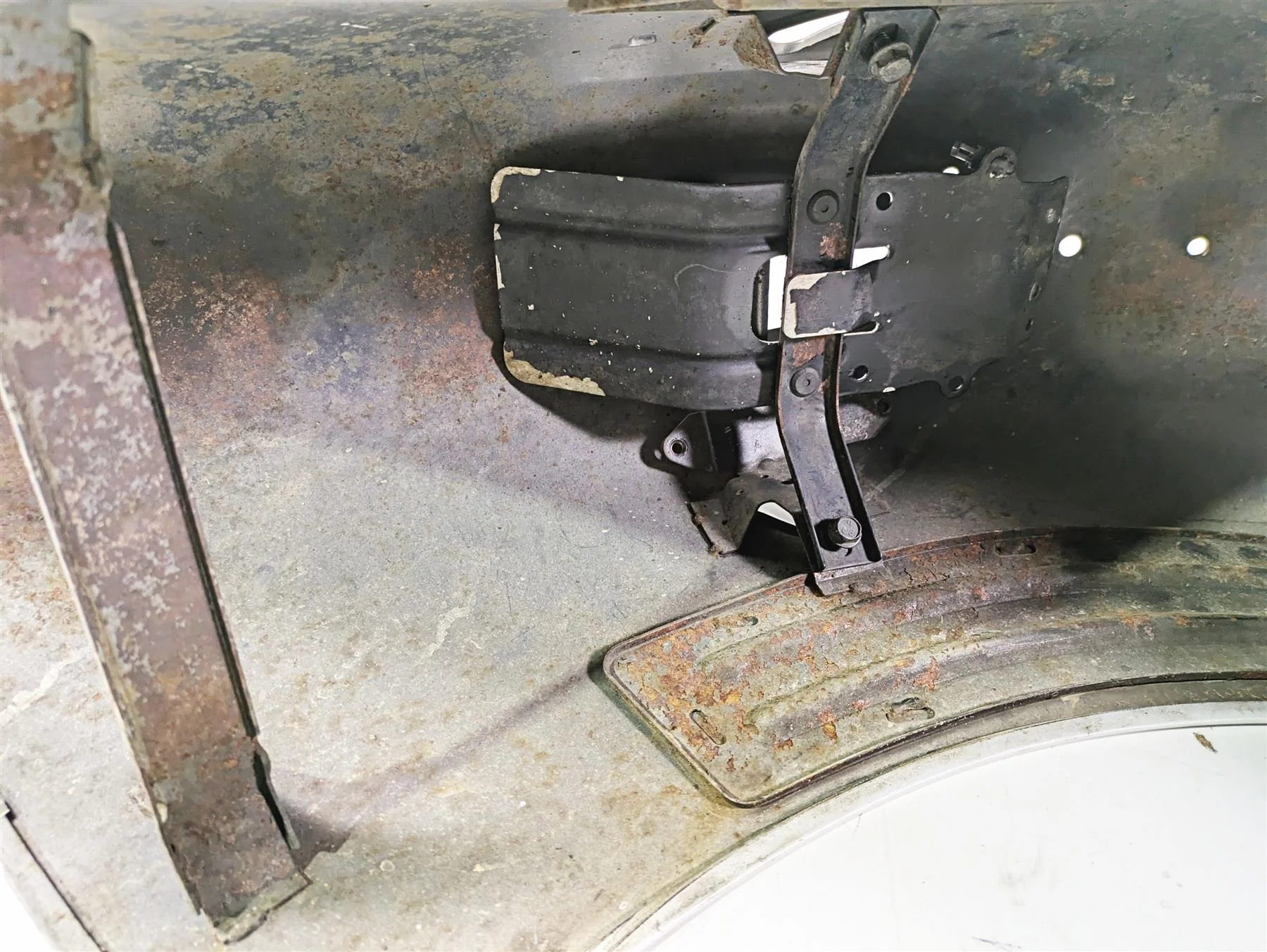 2004 Victory Kingpin Rear Fender Bronze Mist Pearl White - Dent 1014214 - Image 12