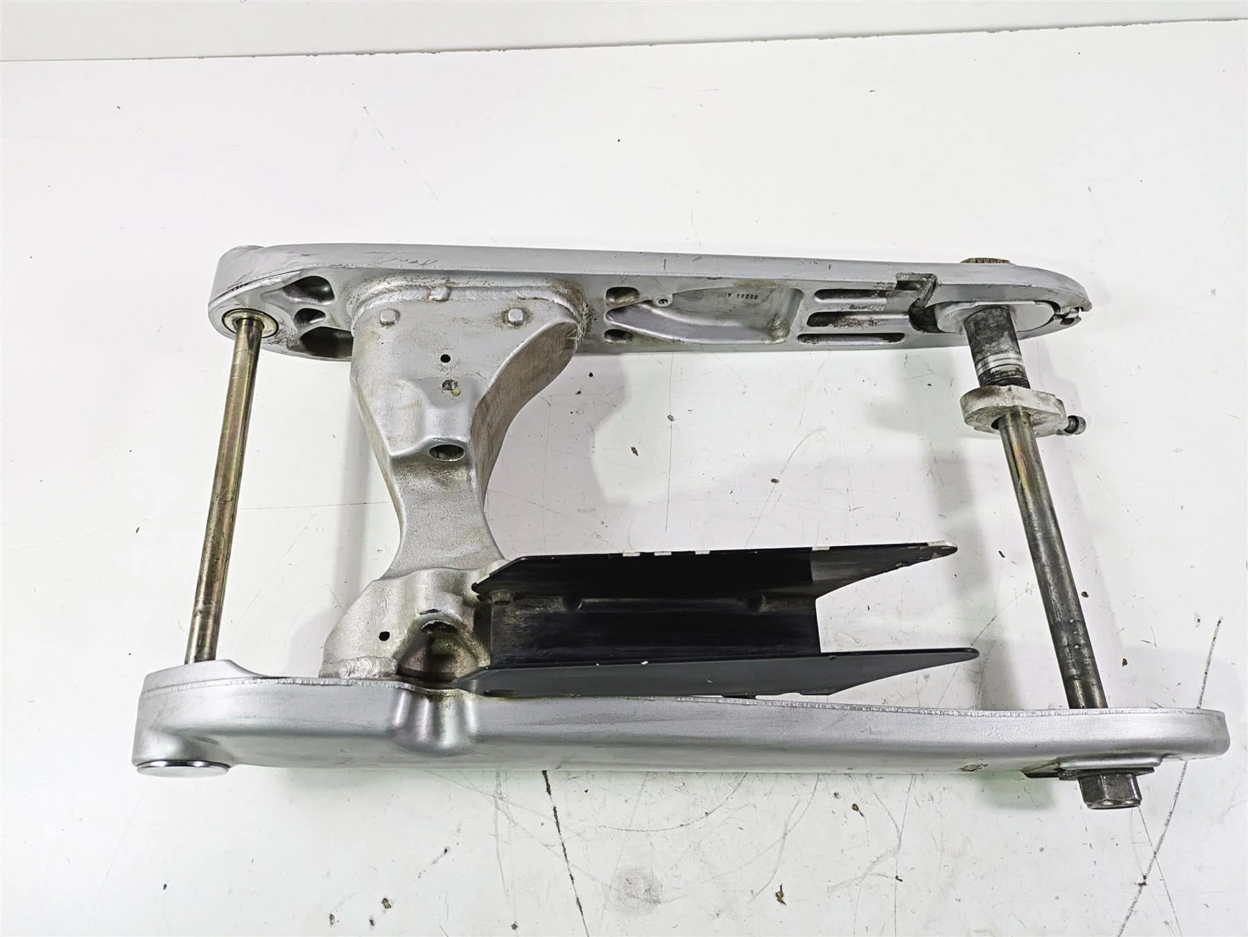 2004 Victory Kingpin Rear Swingarm Swing Arm Axle Set 1014408 1014408 - Image 6